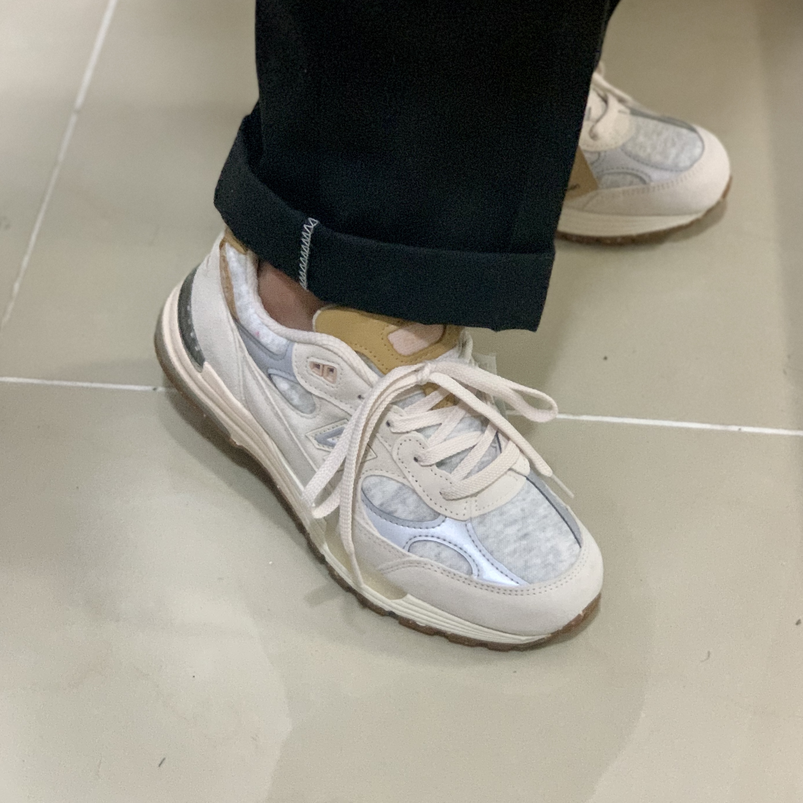 (W) New Balance 992 Made in USA Raw Silk 착용 스타일 - 3