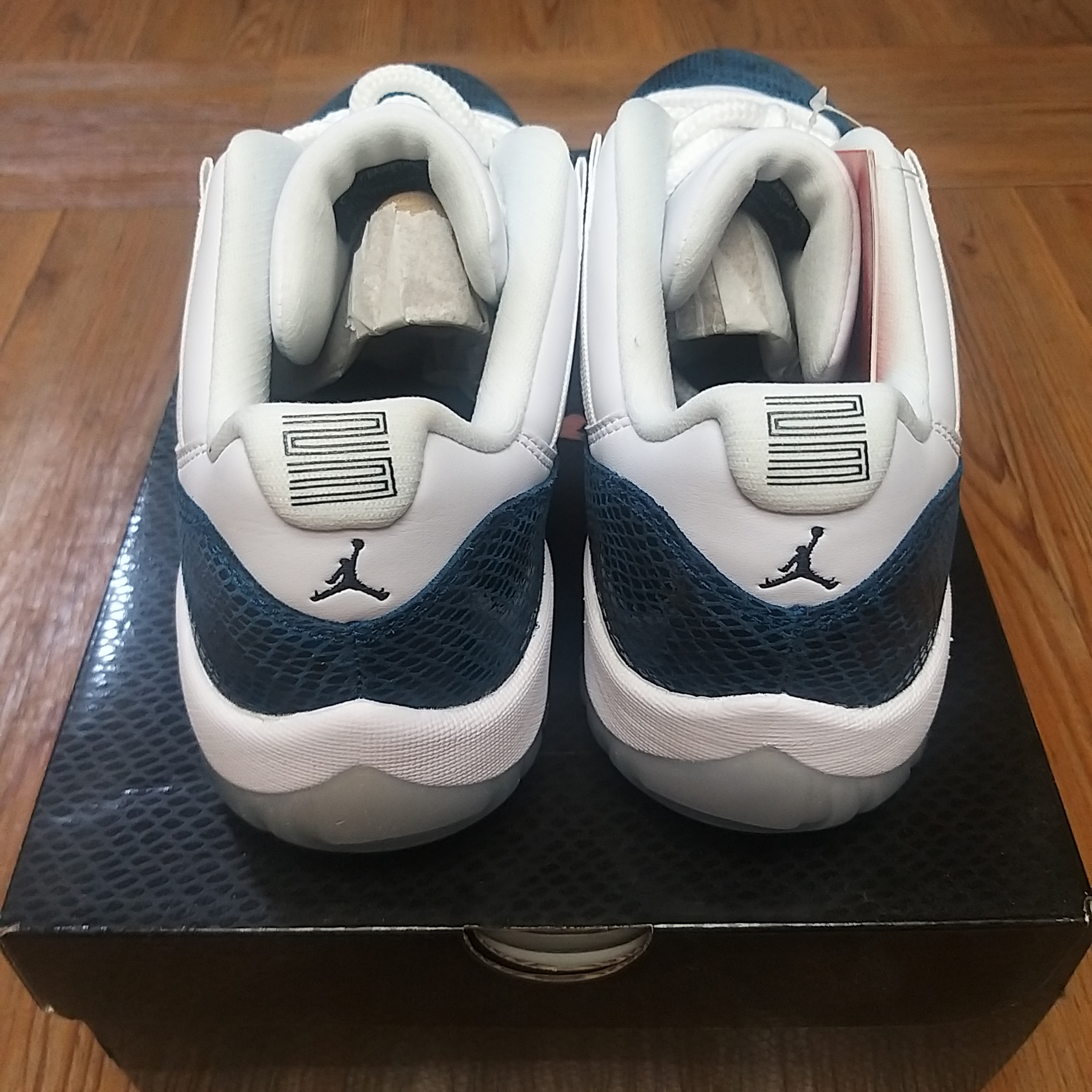 Jordan 11 Retro Low Navy Snakeskin 2019 착용 스타일 - 2