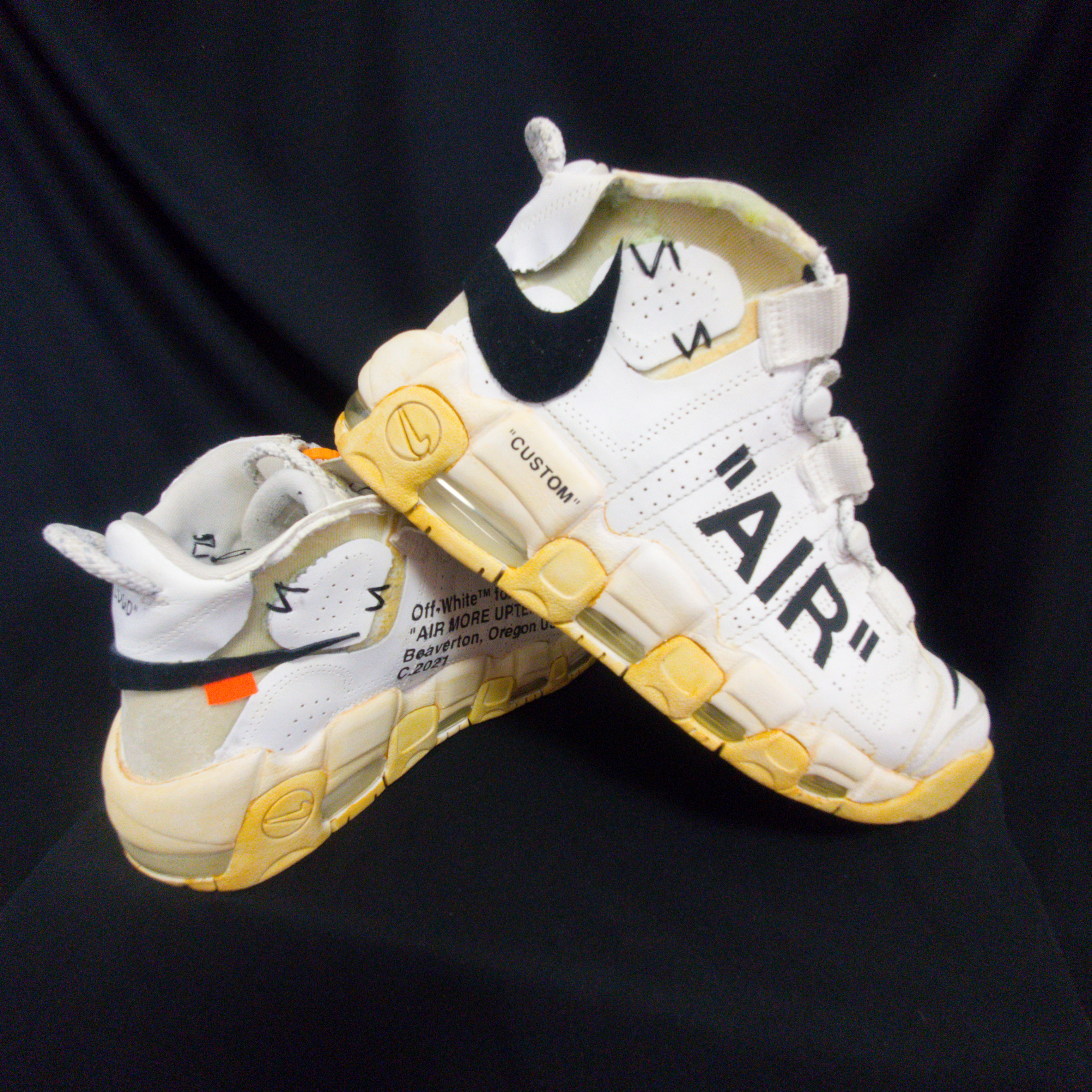 Nike Air More Uptempo Triple White 착용 스타일 - 1