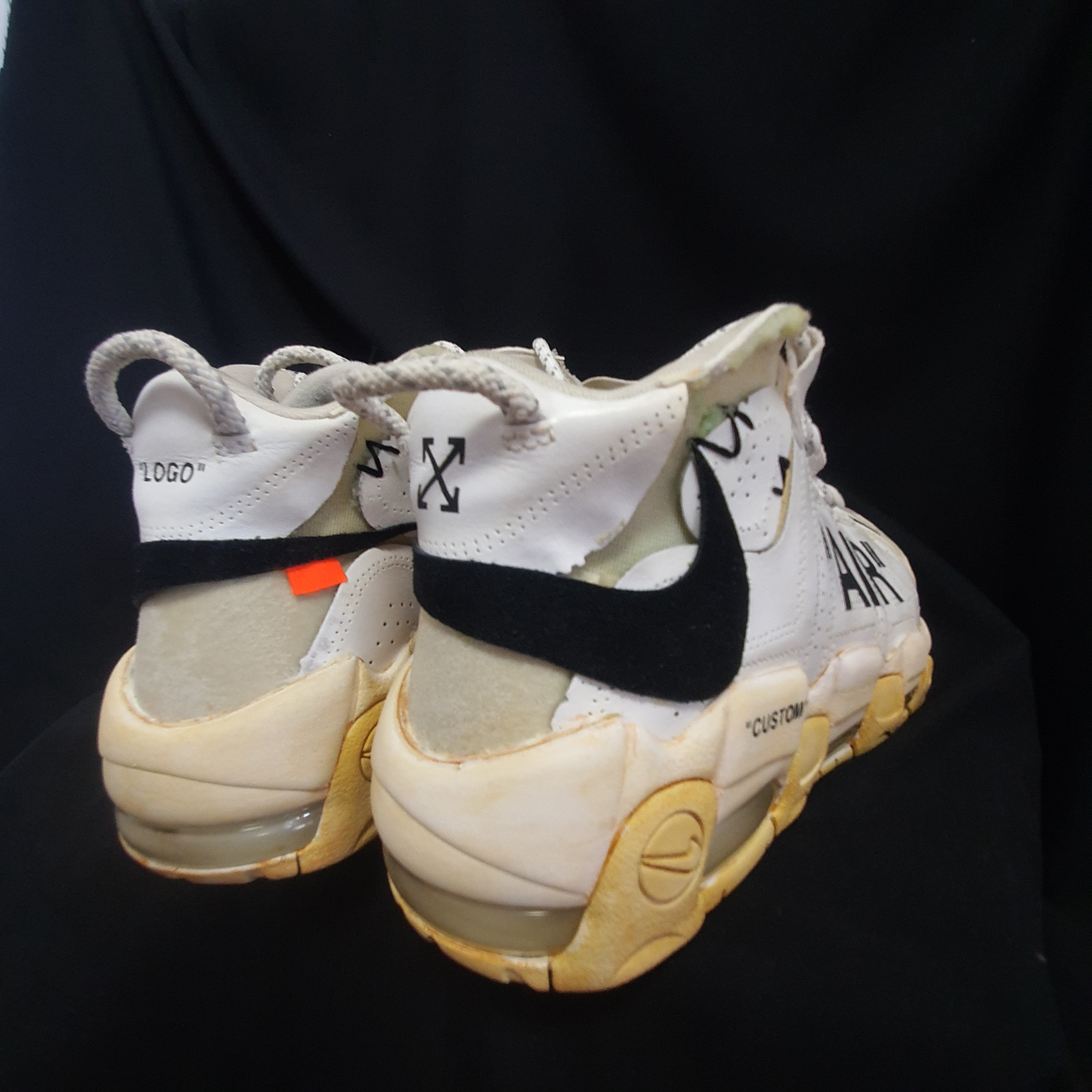 Nike Air More Uptempo Triple White 착용 스타일 - 2