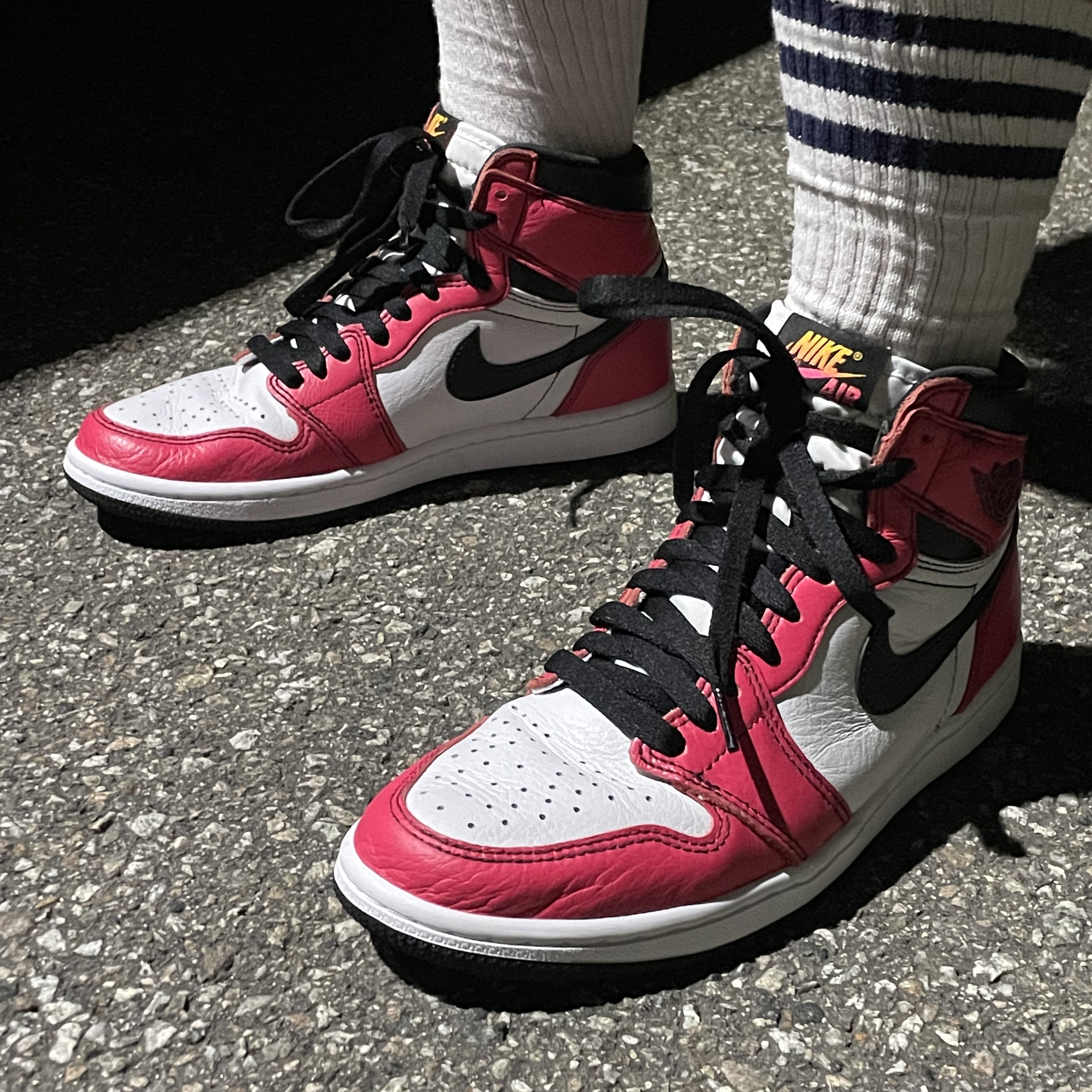 Jordan 1 Retro High OG Light Fusion Red 착용 스타일 - 1