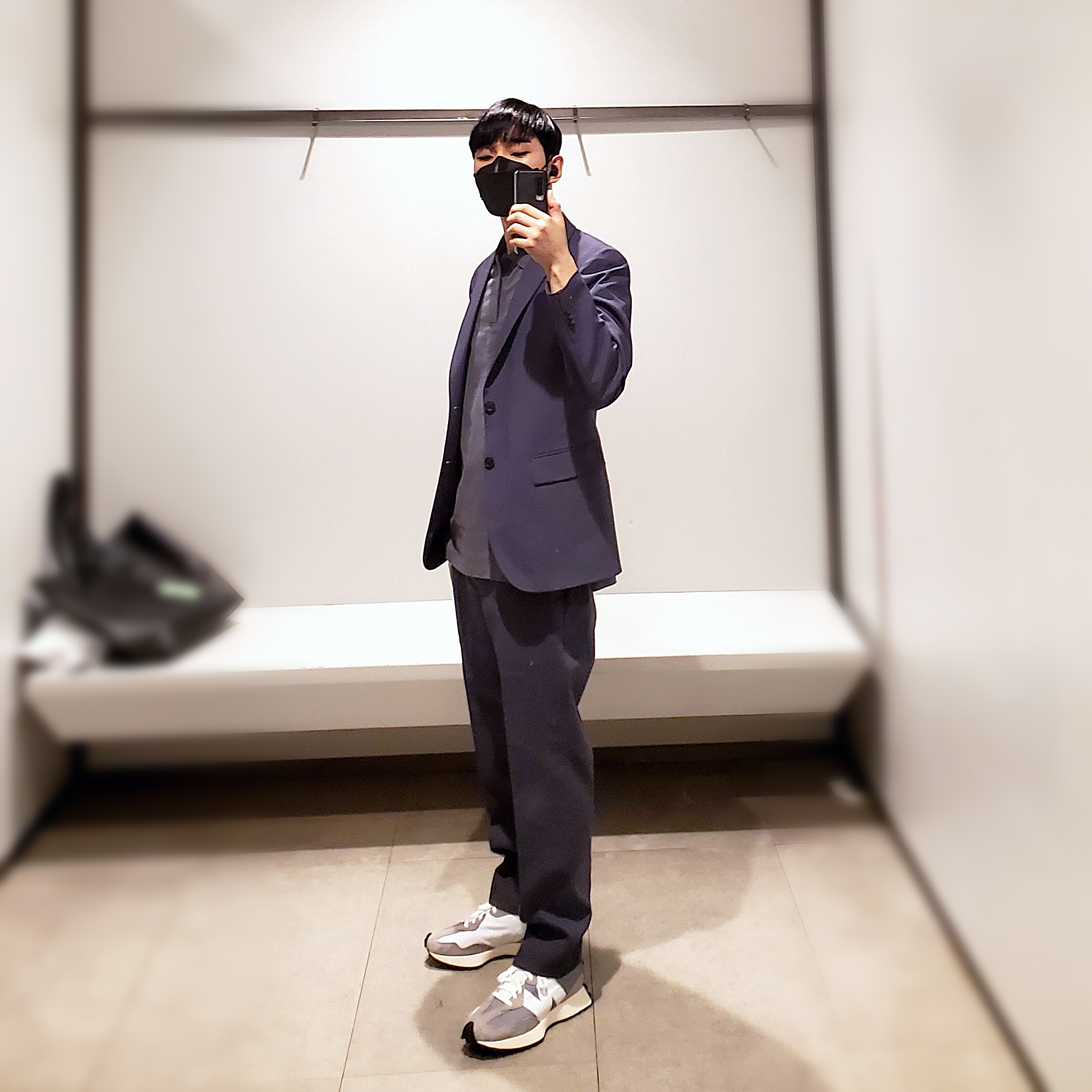 New Balance 327 Grey 착용 스타일 - 1