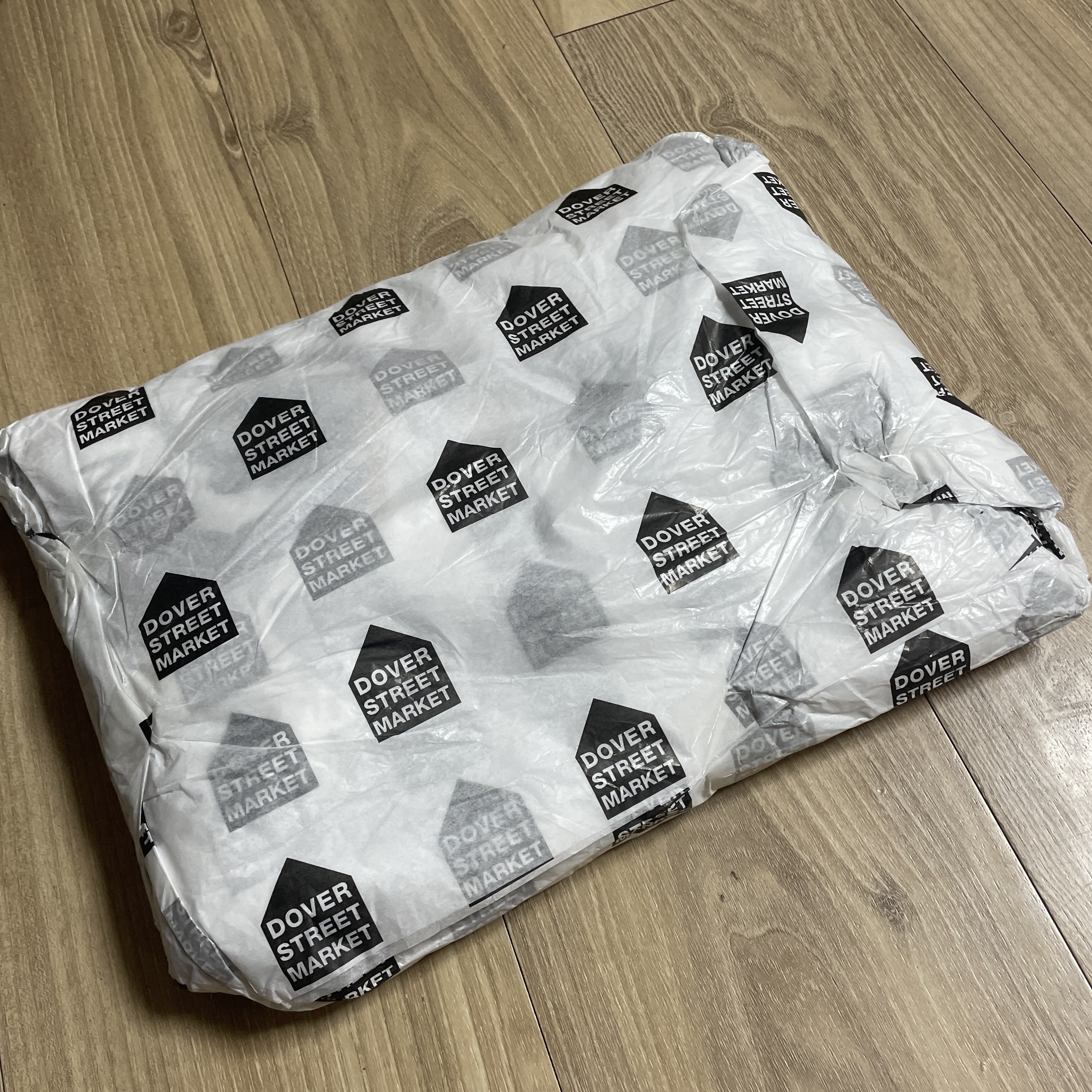 Stussy DSM World Tour Crew Ash Heather 2021 착용 스타일 - 1