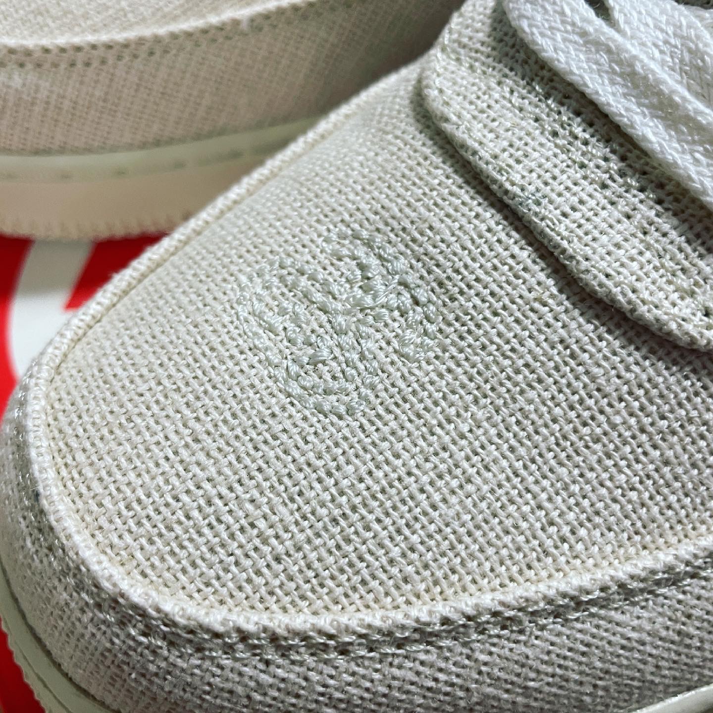 Nike x Stussy Air Force 1 Low Fossil 착용 스타일 - 3