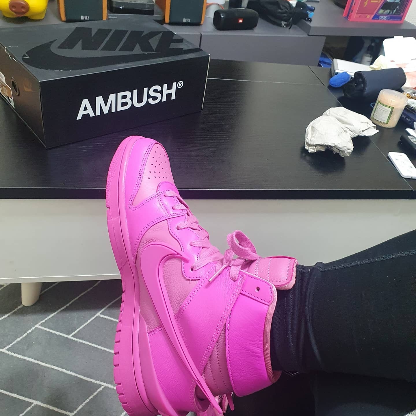 Nike x Ambush Dunk High Cosmic Fuchsia 착용 스타일 - 3
