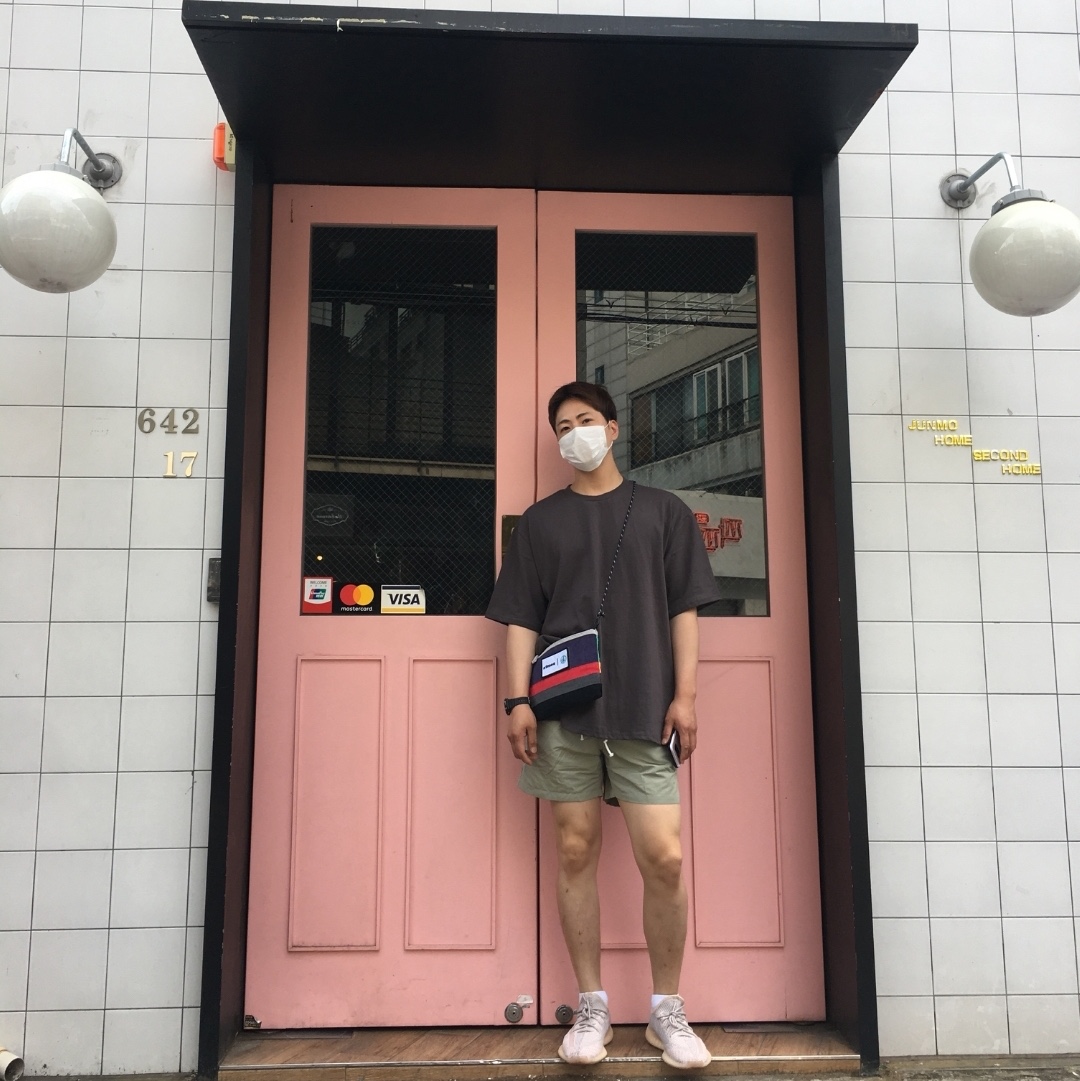 Adidas Yeezy Boost 350 V2 Synth - Non-Reflective 착용 스타일 - 1