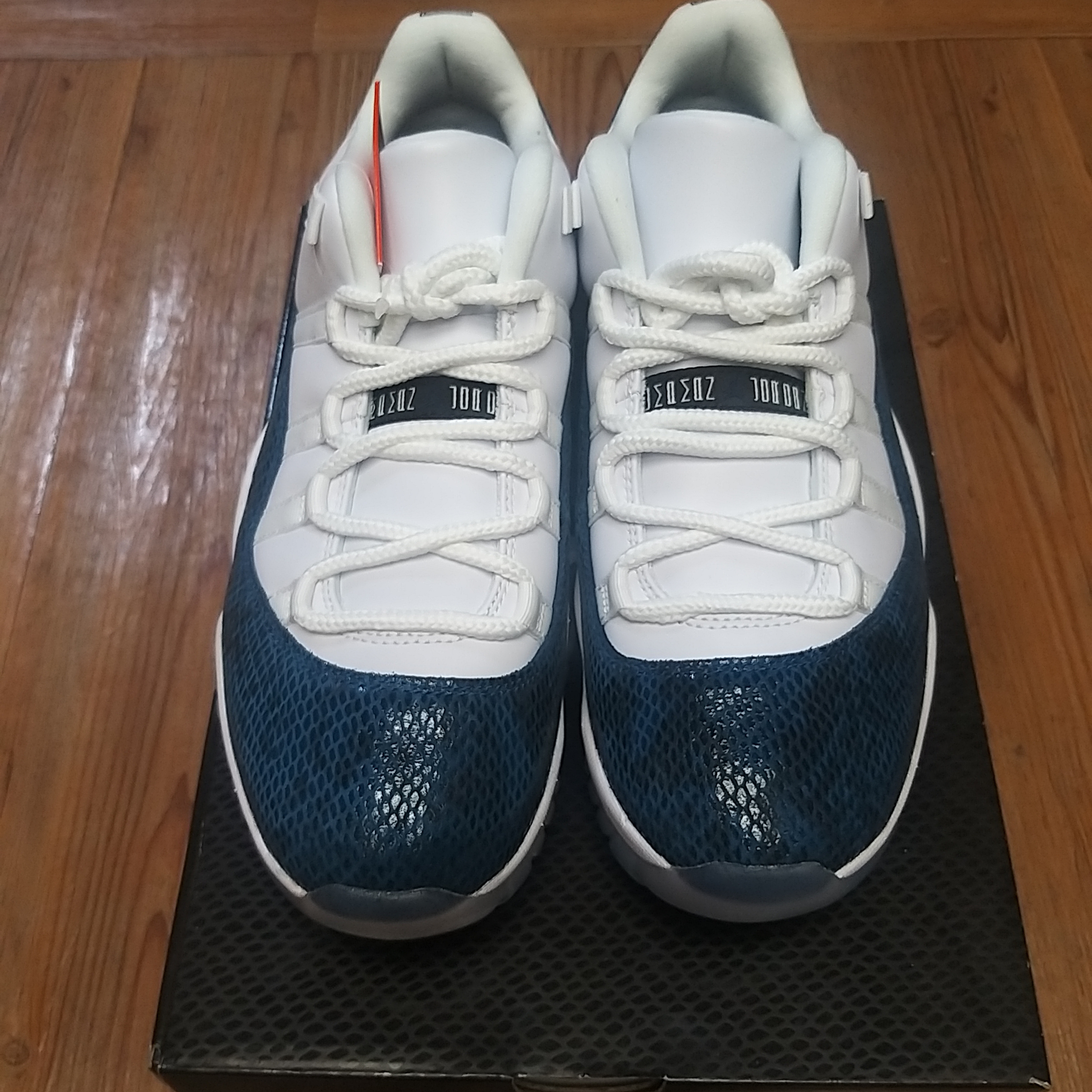 Jordan 11 Retro Low Navy Snakeskin 2019 착용 스타일 - 1