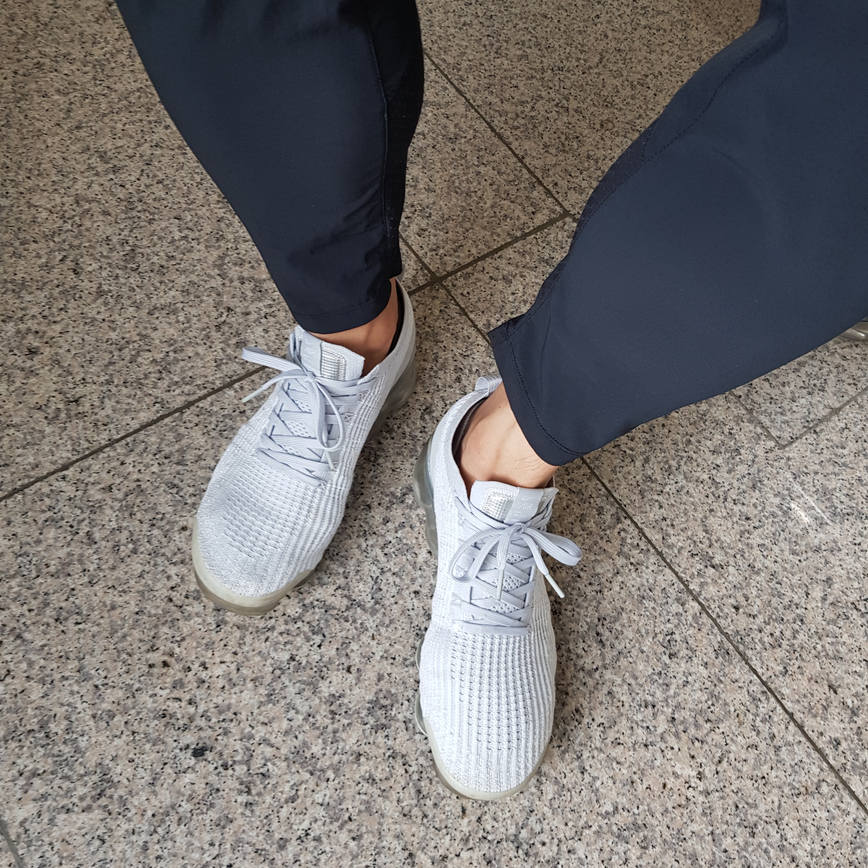 (W) Nike Air VaporMax Flyknit 3 Pure Platinum 착용 스타일 - 1