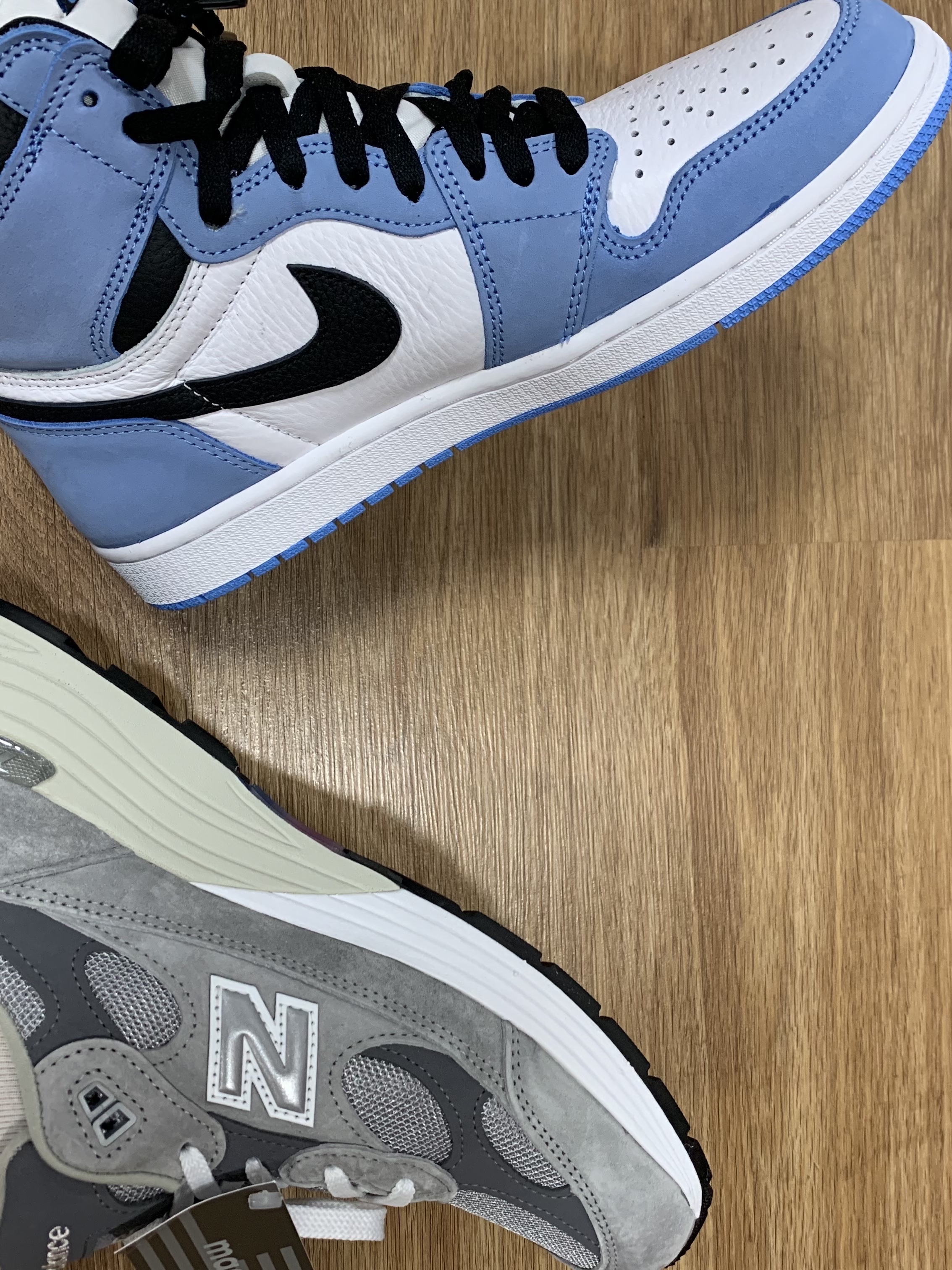 New Balance 992 Made in USA Grey - D Standard, Jordan 1 Retro High OG University Blue 착용 스타일 - 4
