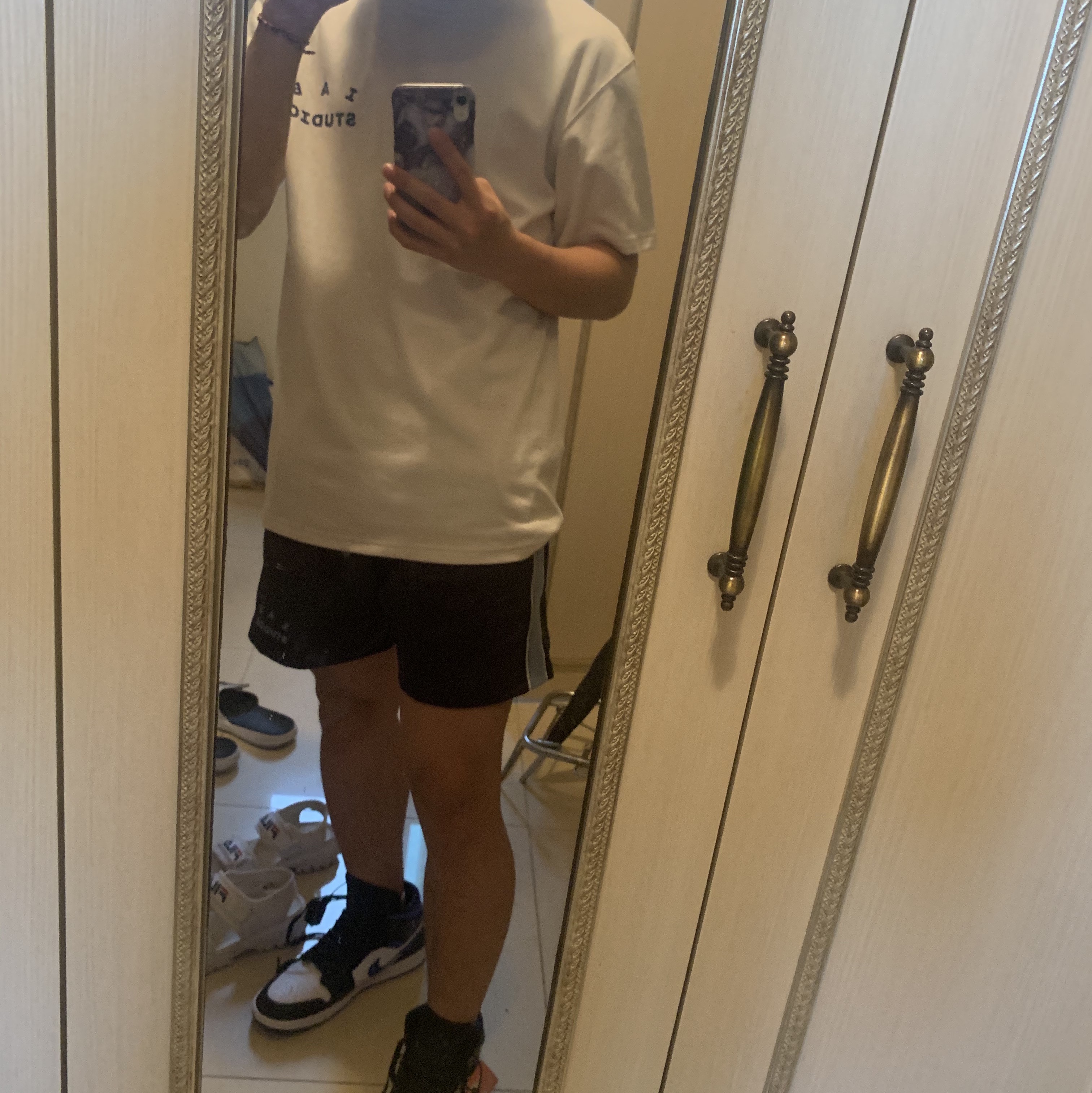 Jordan 1 Mid Racer Blue, IAB Studio T-Shirt White 착용 스타일