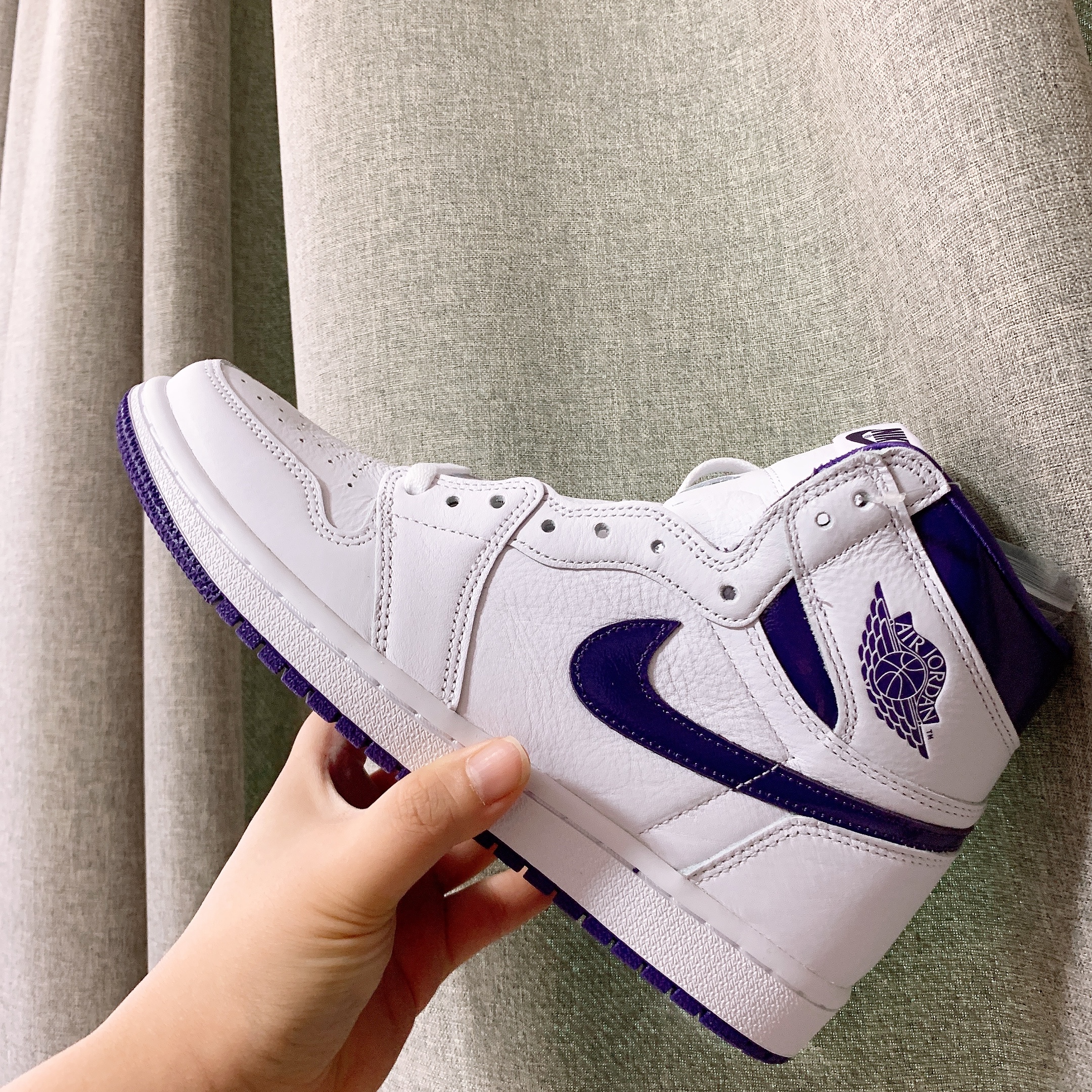 (W) Jordan 1 High OG Court Purple 착용 스타일 - 1