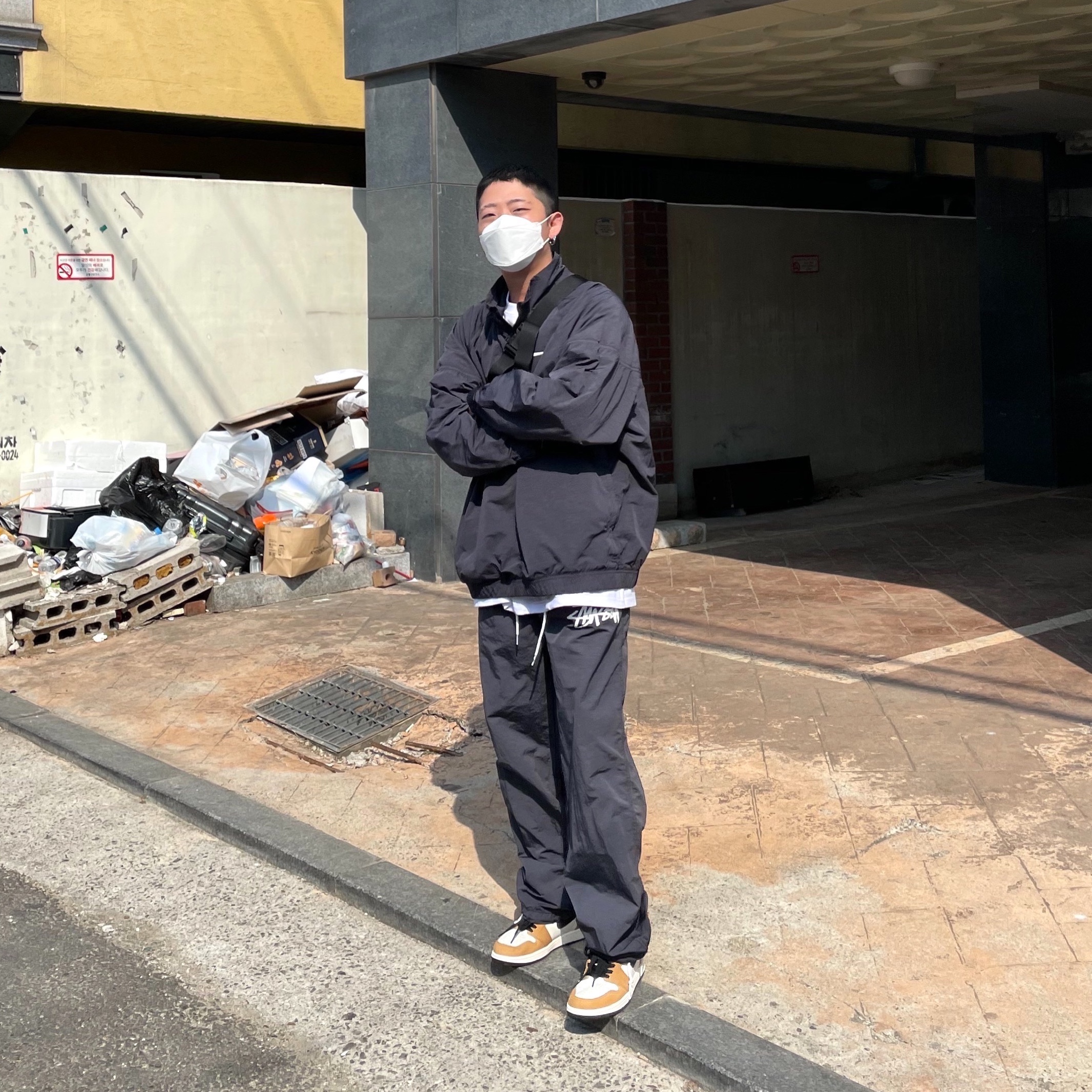 Nike x Stussy Windrunner Jacket Off Noir, Nike x Stussy Beach Pants Off Noir 착용 스타일