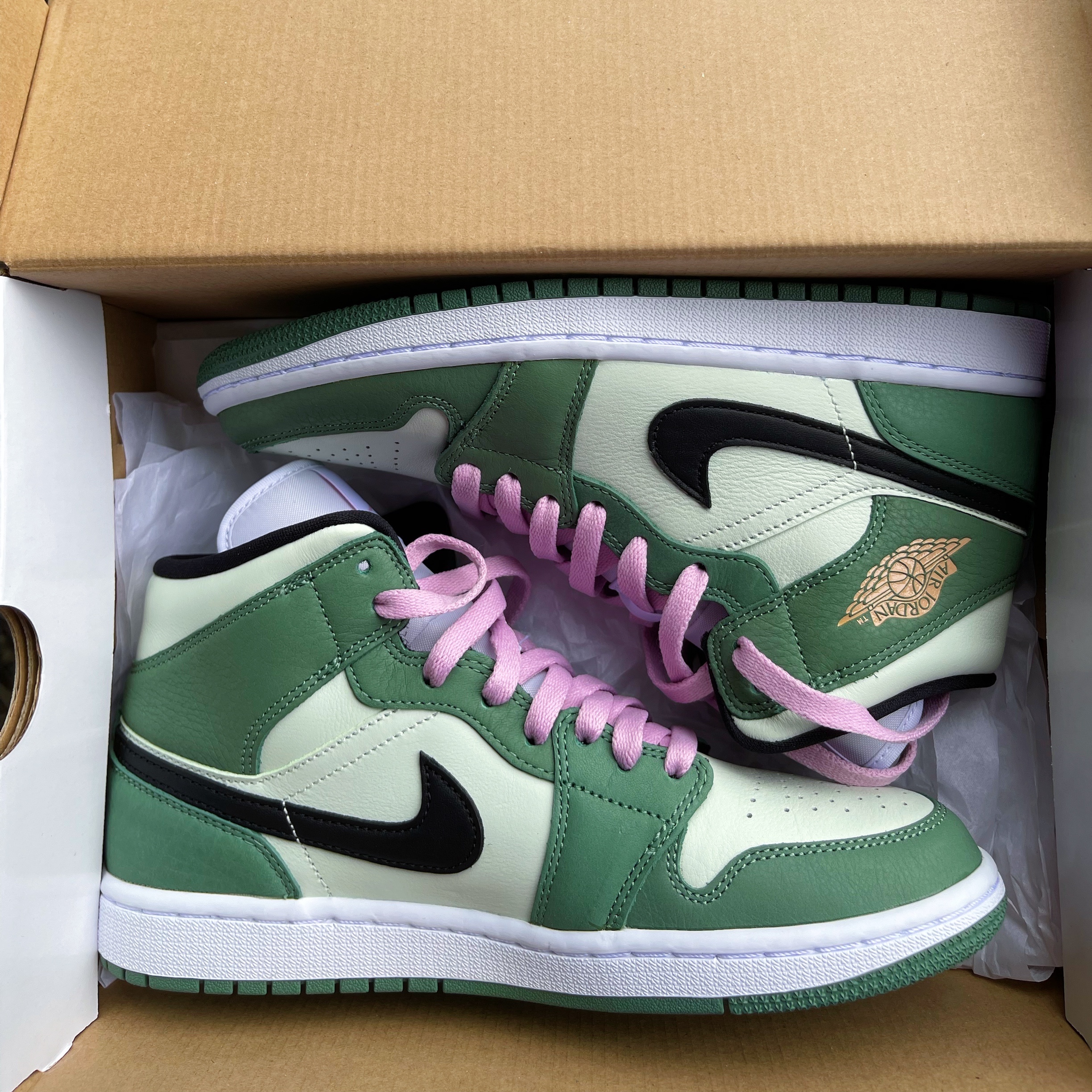 (W) Jordan 1 Mid SE Dutch Green 착용 스타일 - 1
