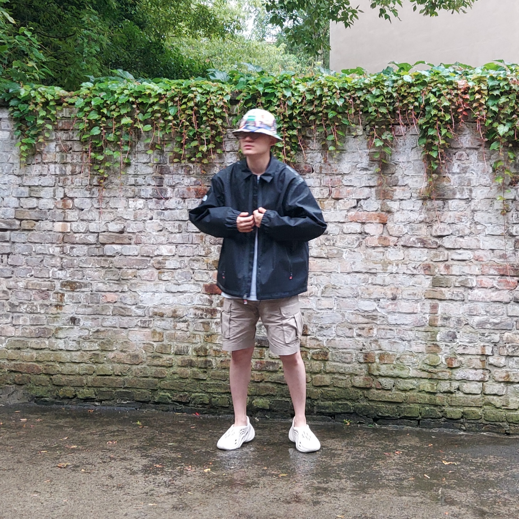 Supreme Gore-Tex Bell Hat Black Stickers - 21SS, Supreme x The North Face Summit Series Outer Tape Seam Coaches Jacket Black - 21SS 착용 스타일 - 3