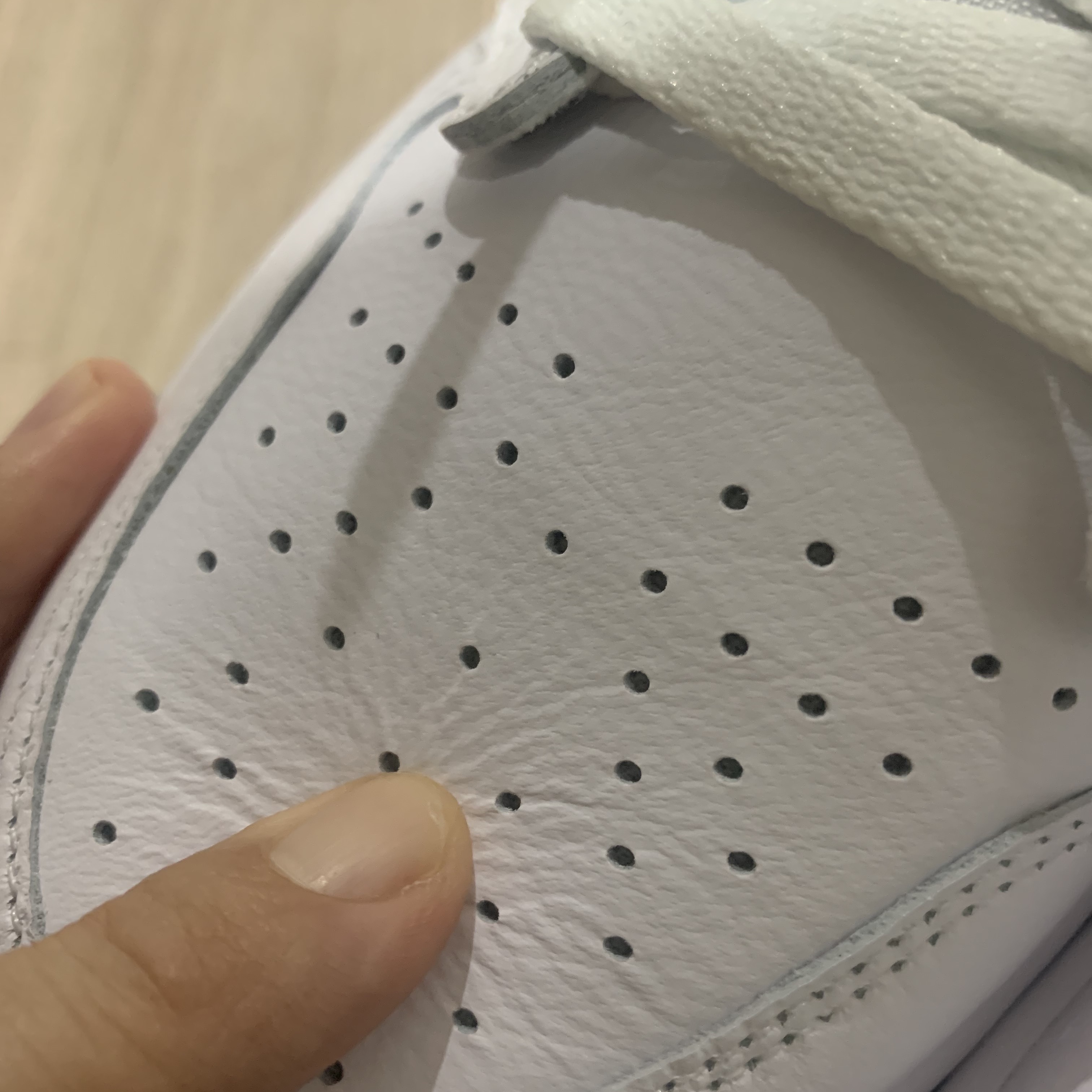 (W) Jordan 1 Low OG Neutral Grey 착용 스타일 - 2