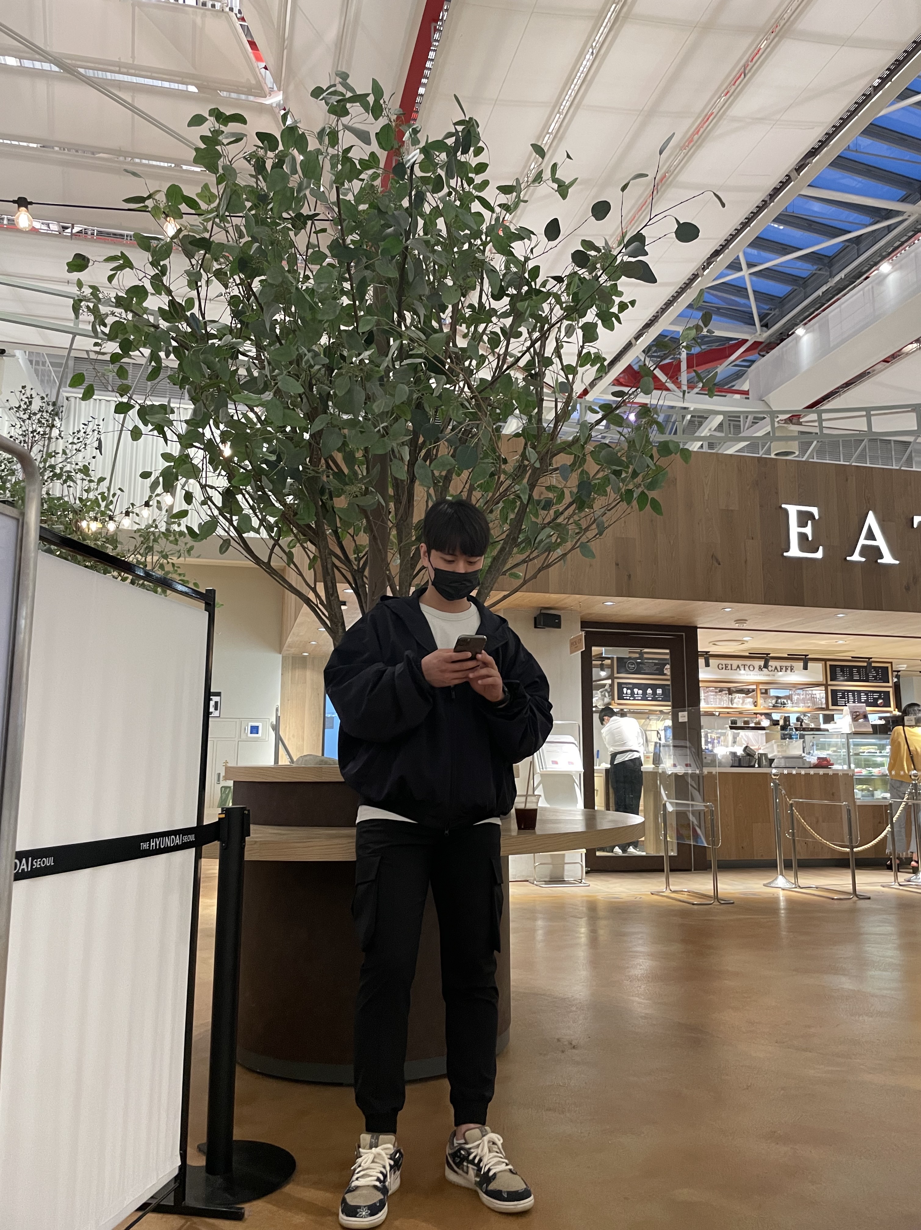 Nike x Fear of God Bomber Hooded Jacket Black, Nike x Travis Scott SB Dunk Low 착용 스타일