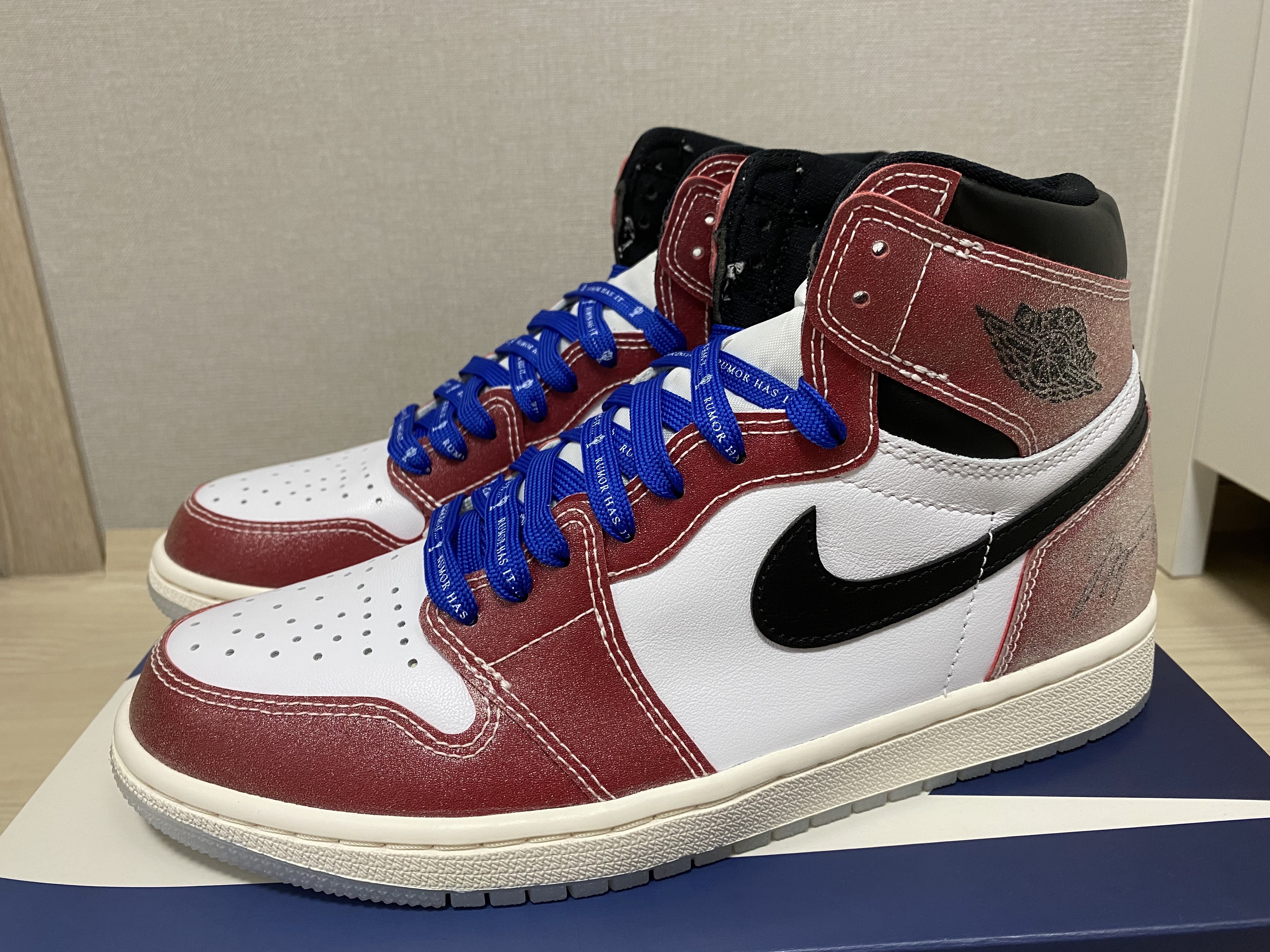 Jordan 1 x Trophy Room Retro High OG SP Chicago (Friends & Family) 착용 스타일 - 1