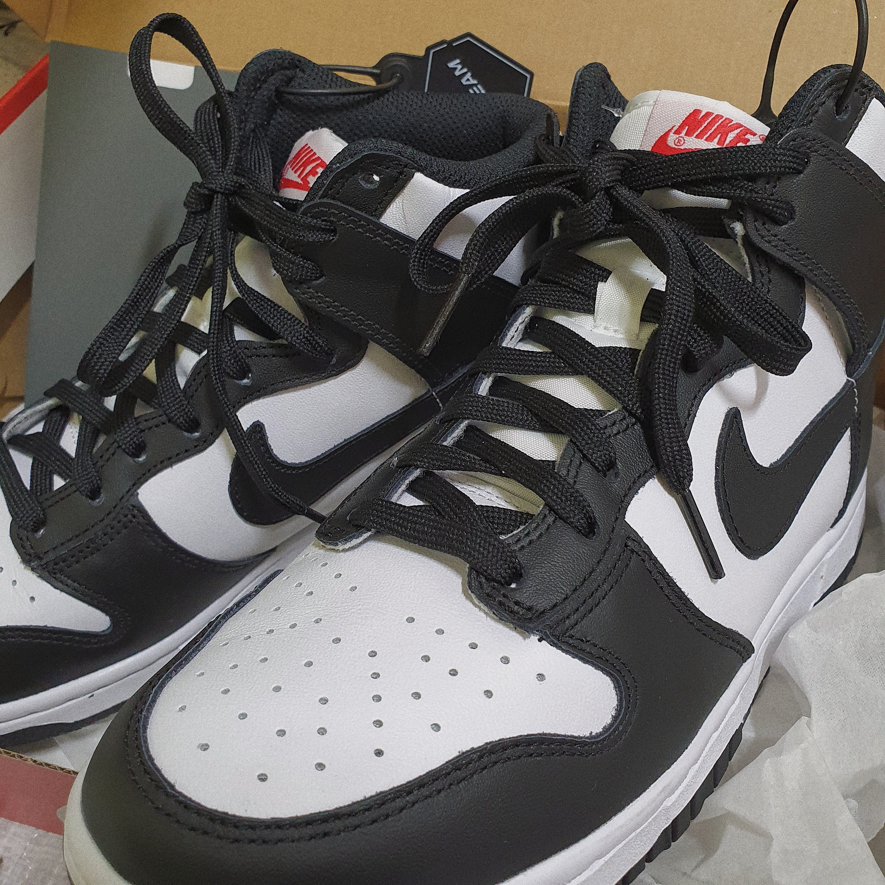 (W) Nike Dunk High Black and White, Nike Dunk High Retro Black and White 착용 스타일
