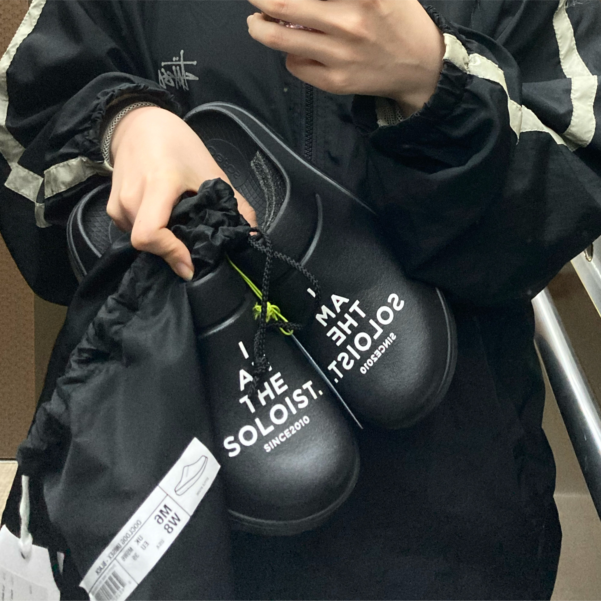 Oofos x Takahiromiyashita The Soloist Signature Clog Black White 착용 스타일