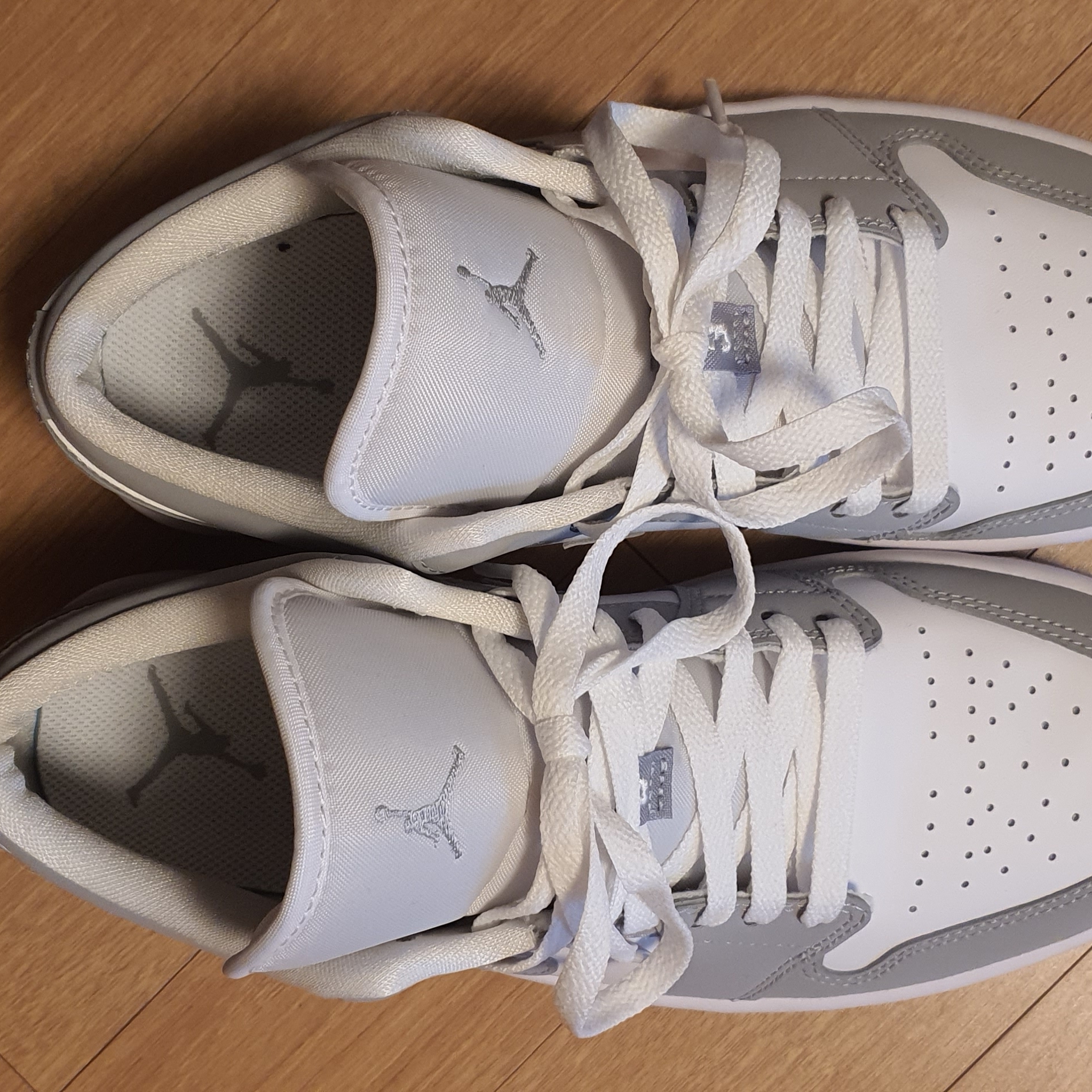 (W) Jordan 1 Low White Wolf Grey 착용 스타일 - 2