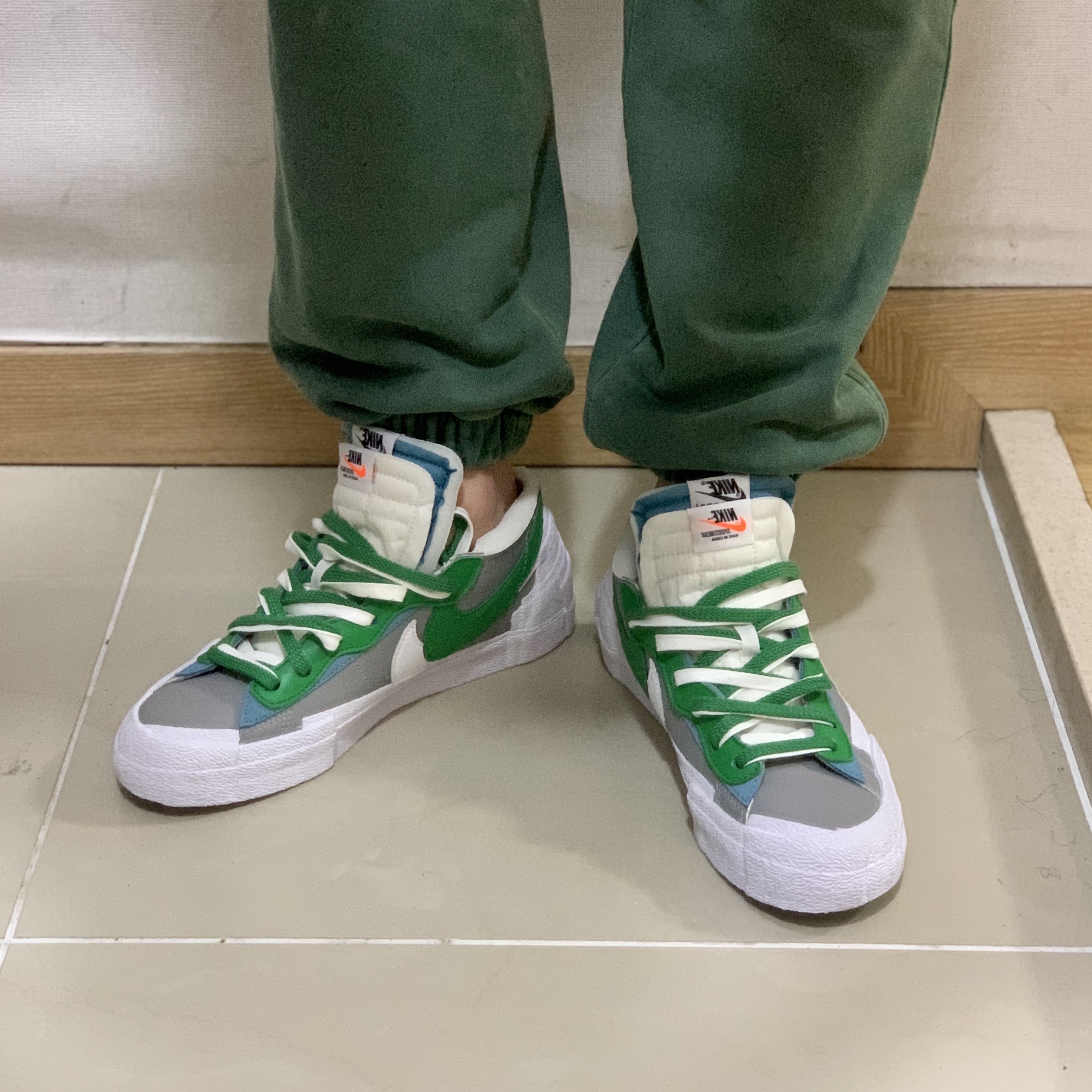 Nike x Sacai Blazer Low Classic Green 착용 스타일 - 2