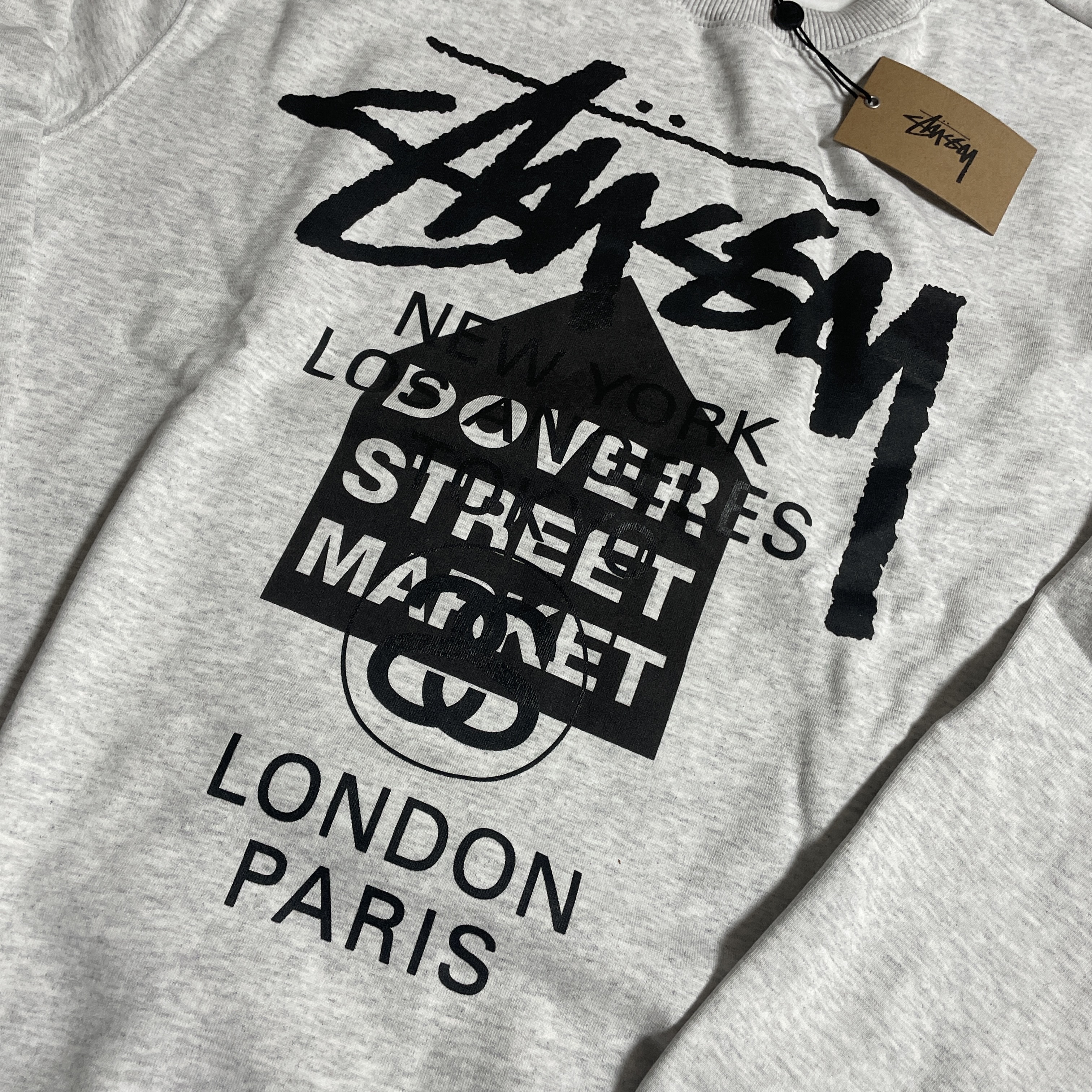 Stussy DSM World Tour Crew Ash Heather 2021 착용 스타일 - 3