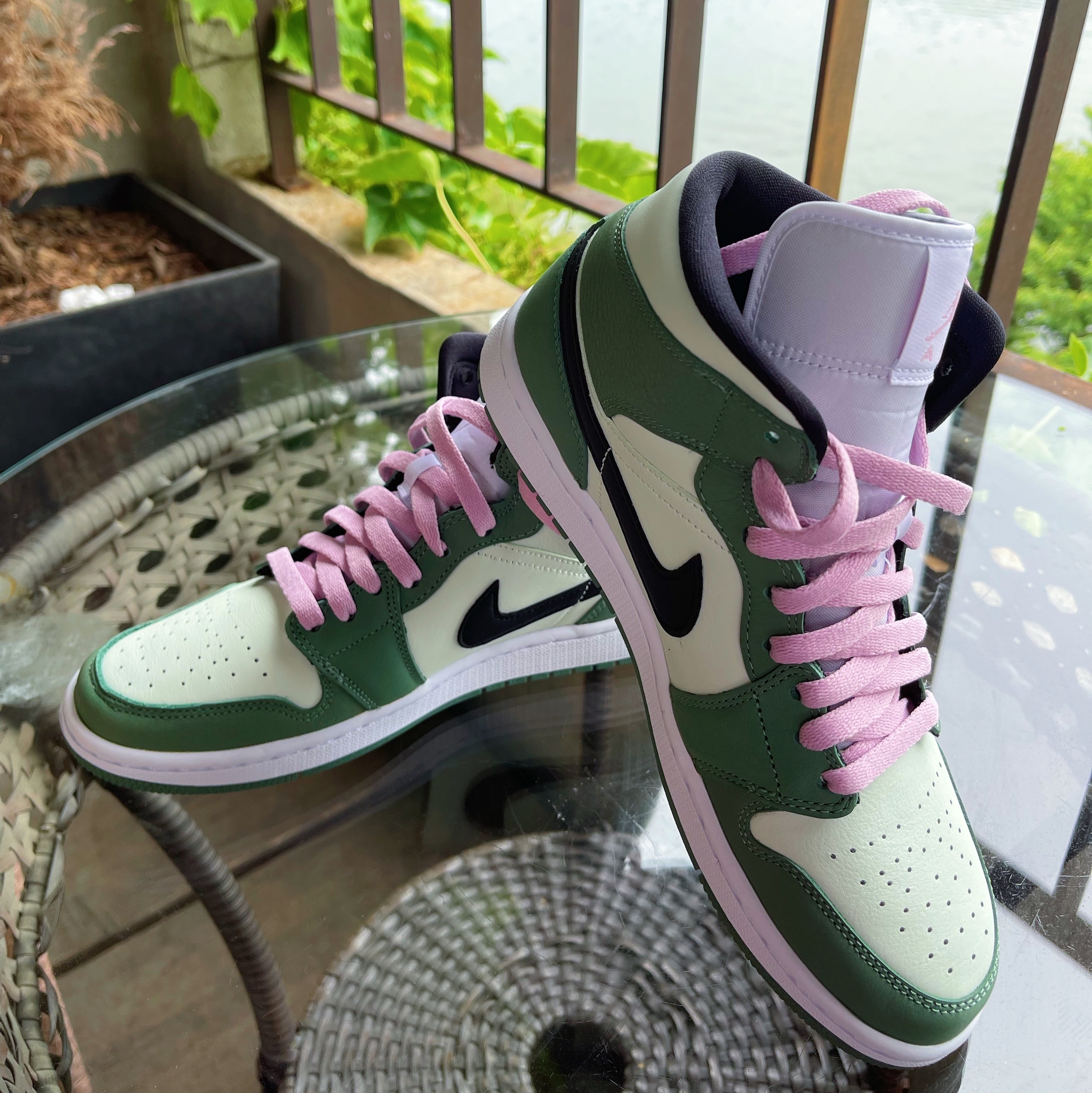 (W) Jordan 1 Mid SE Dutch Green 착용 스타일 - 4