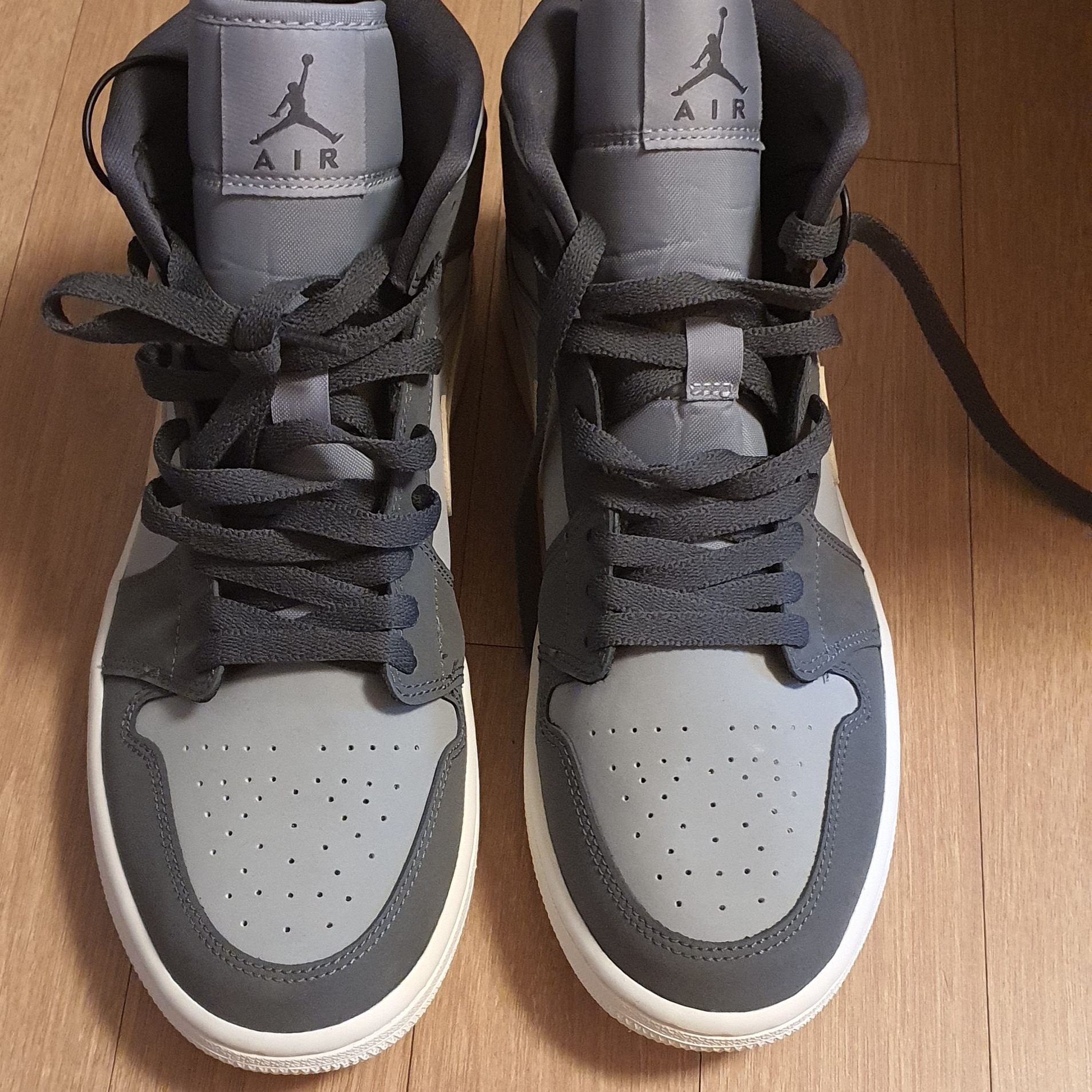 (W) Jordan 1 Mid Grey Onyx 착용 스타일 - 2