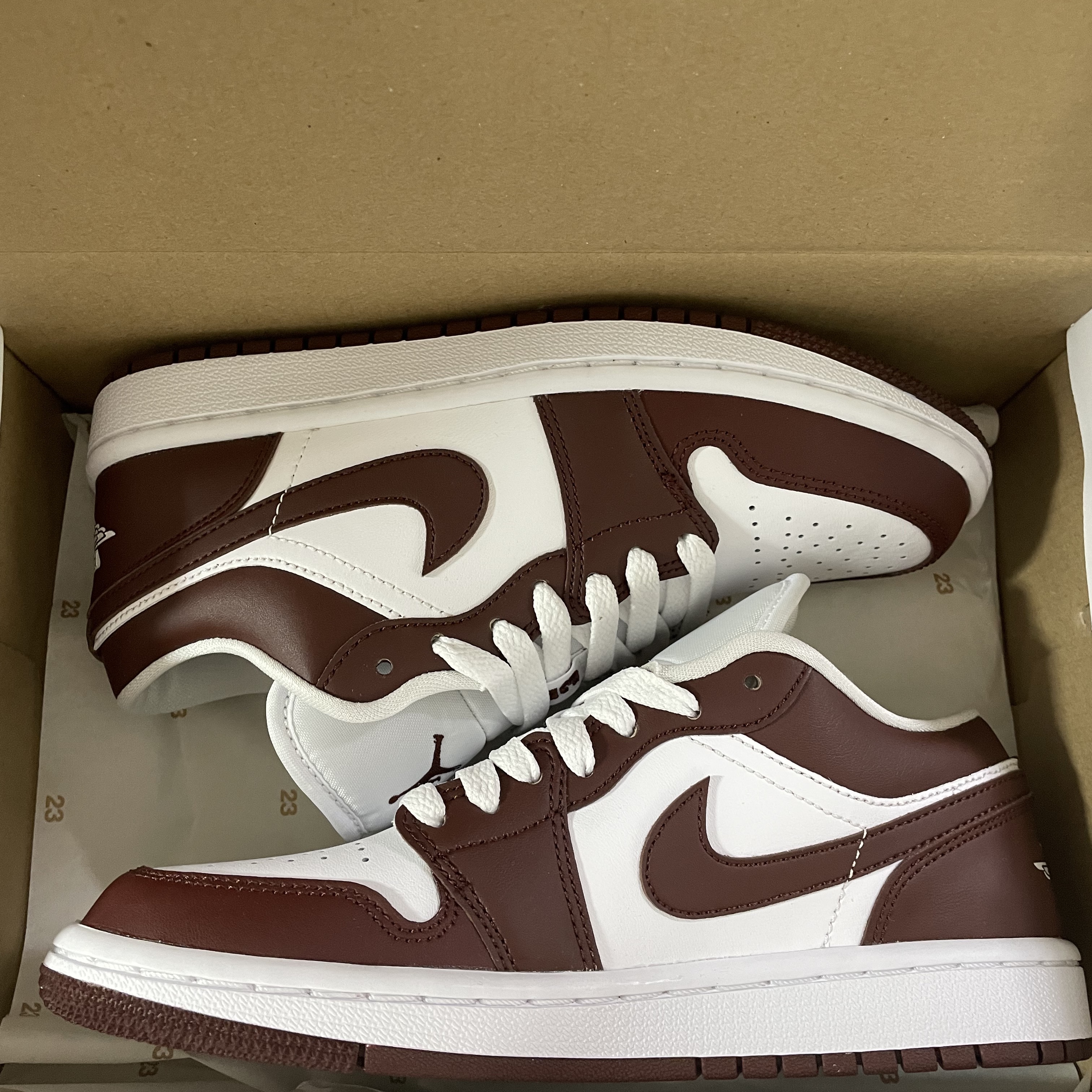 (W) Jordan 1 Low Bronze Eclipse 착용 스타일