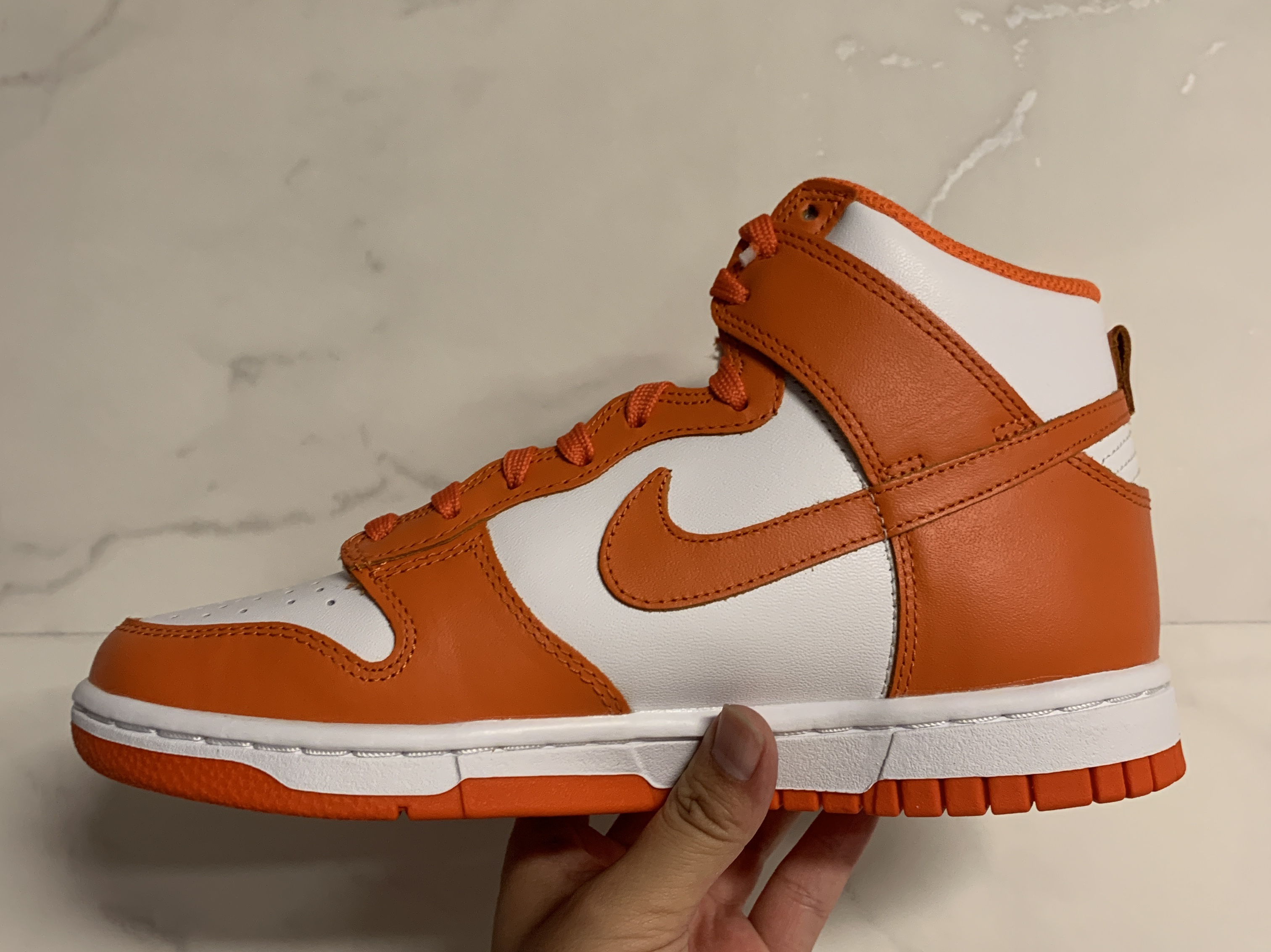 (W) Nike Dunk High Orange Blaze 착용 스타일 - 1