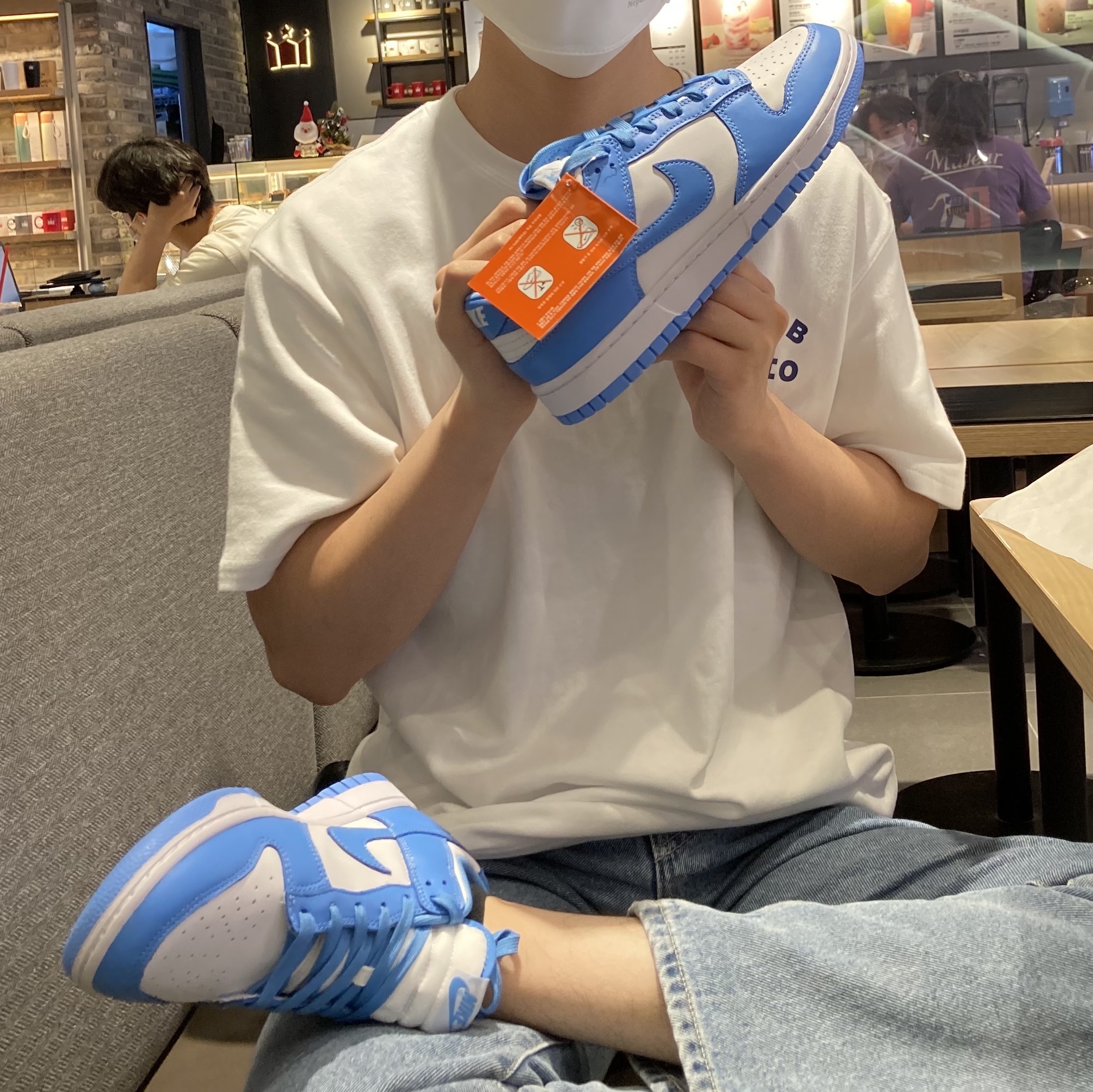 IAB Studio T-Shirt White, Nike Dunk Low Retro University Blue 착용 스타일