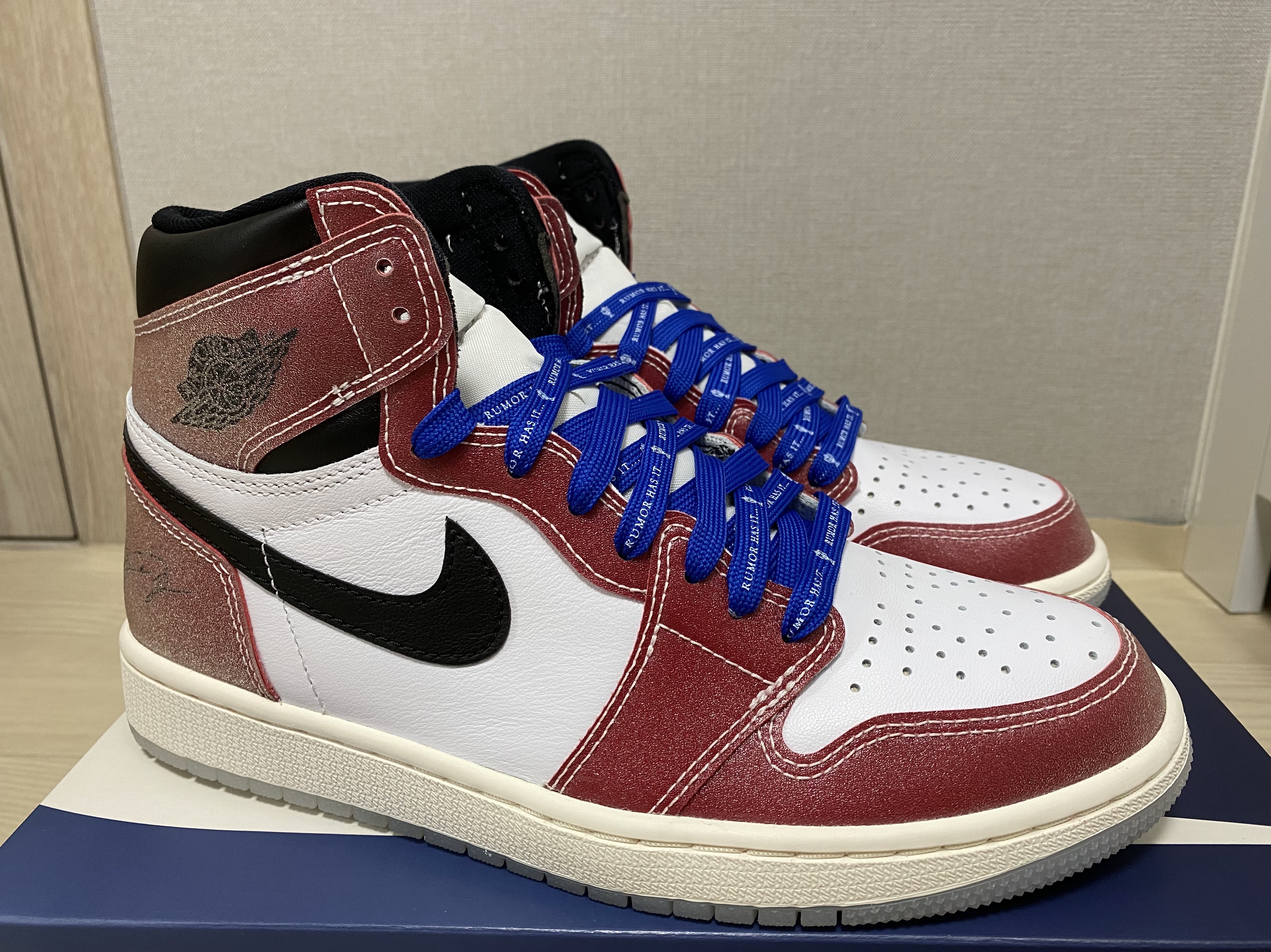 Jordan 1 x Trophy Room Retro High OG SP Chicago (Friends & Family) 착용 스타일 - 2