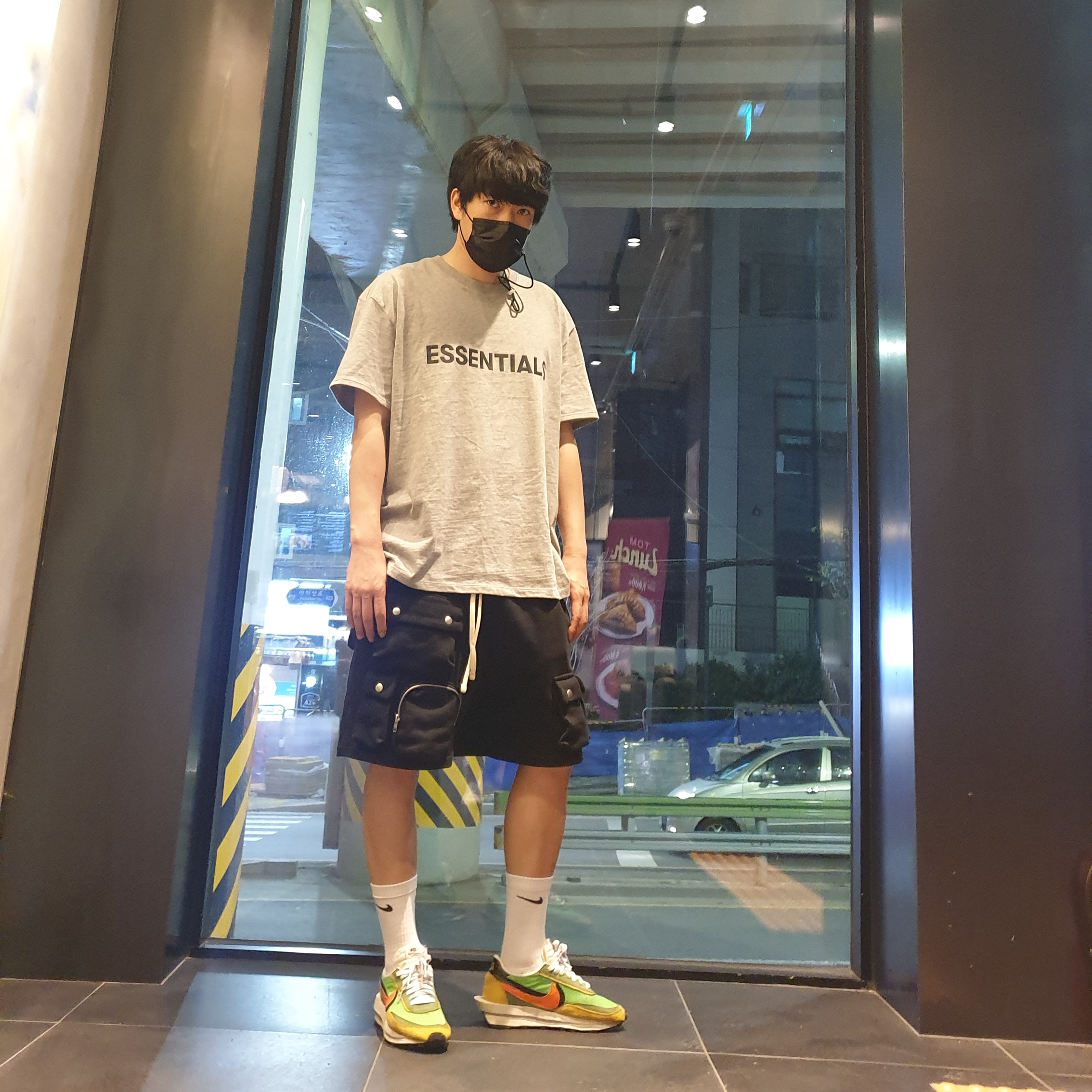 Nike x Sacai LDWaffle Green Multi, Essentials 3D Silicon Applique Boxy T-Shirt Heather Oatmeal - 20FW 착용 스타일