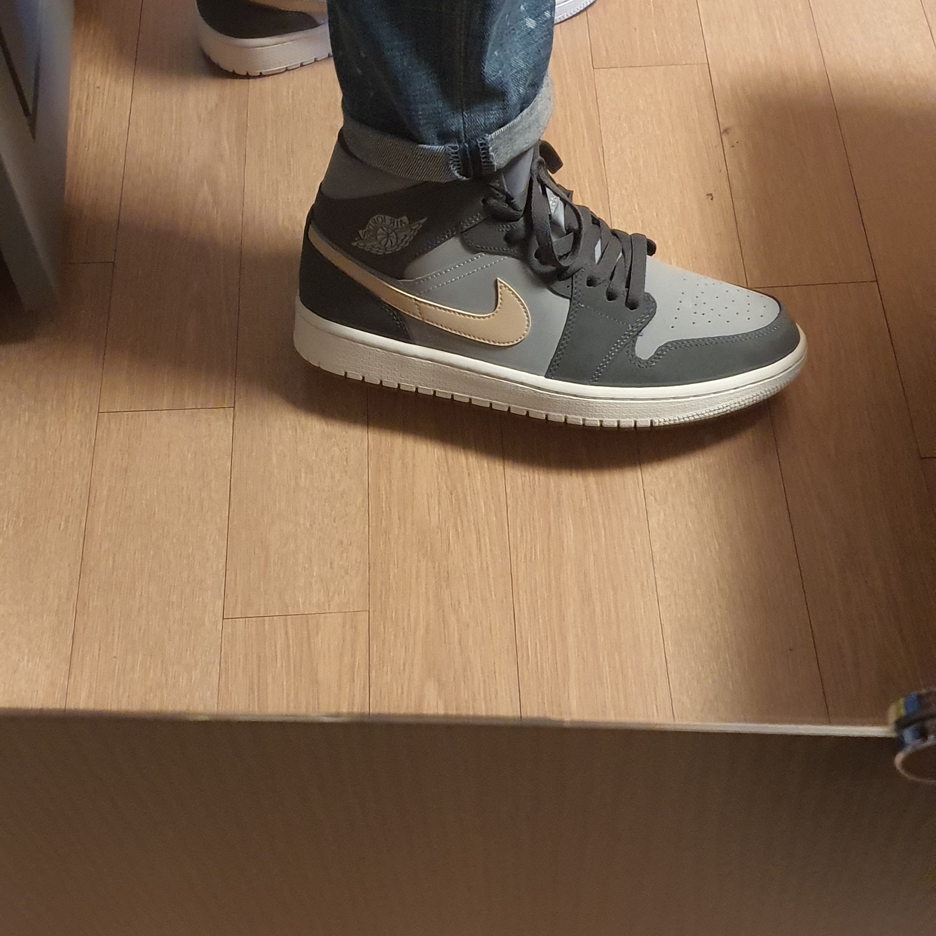 (W) Jordan 1 Mid Grey Onyx 착용 스타일 - 3