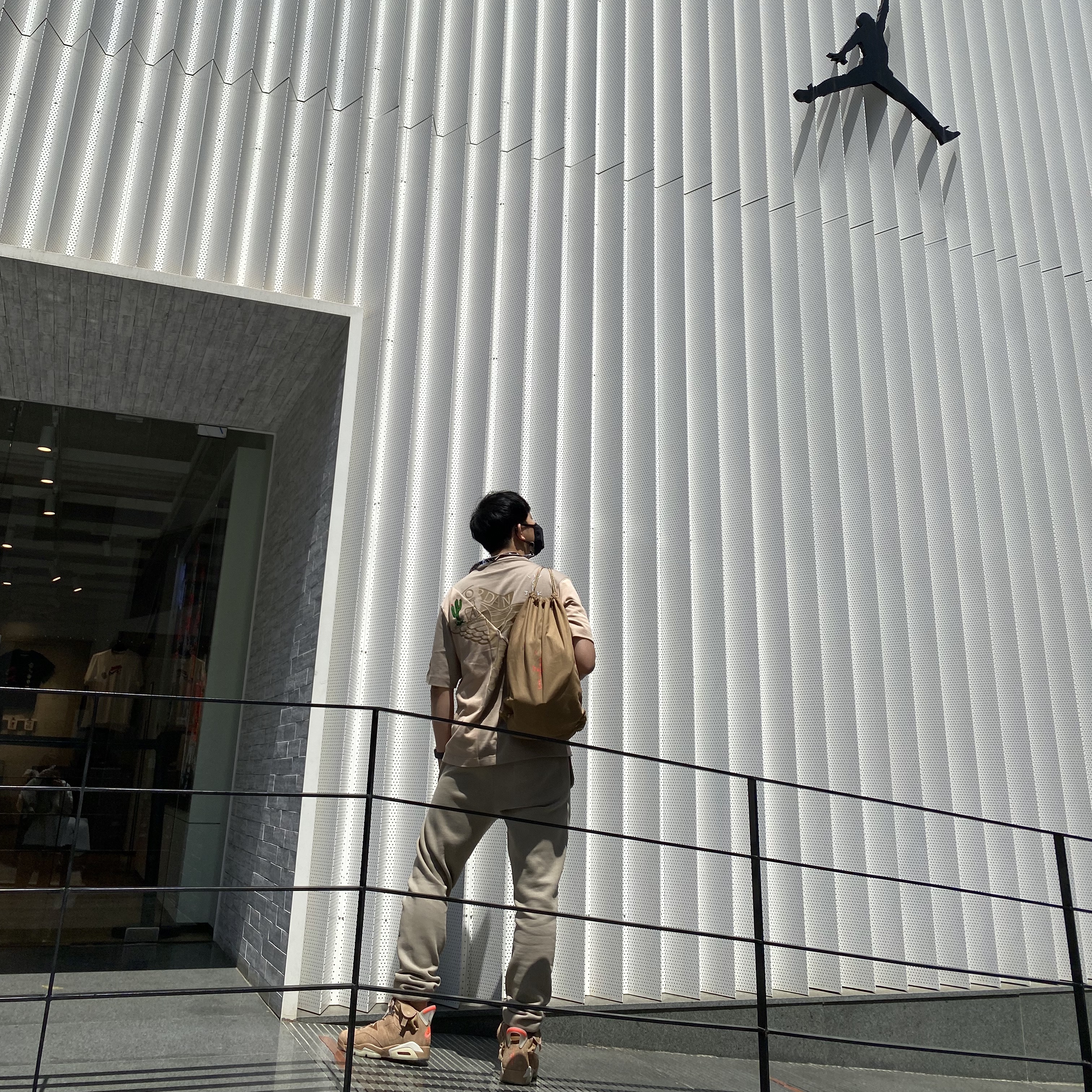 Jordan x Travis Scott S/S Top - Asia, Jordan 6 x Travis Scott Retro SP British Khaki 착용 스타일