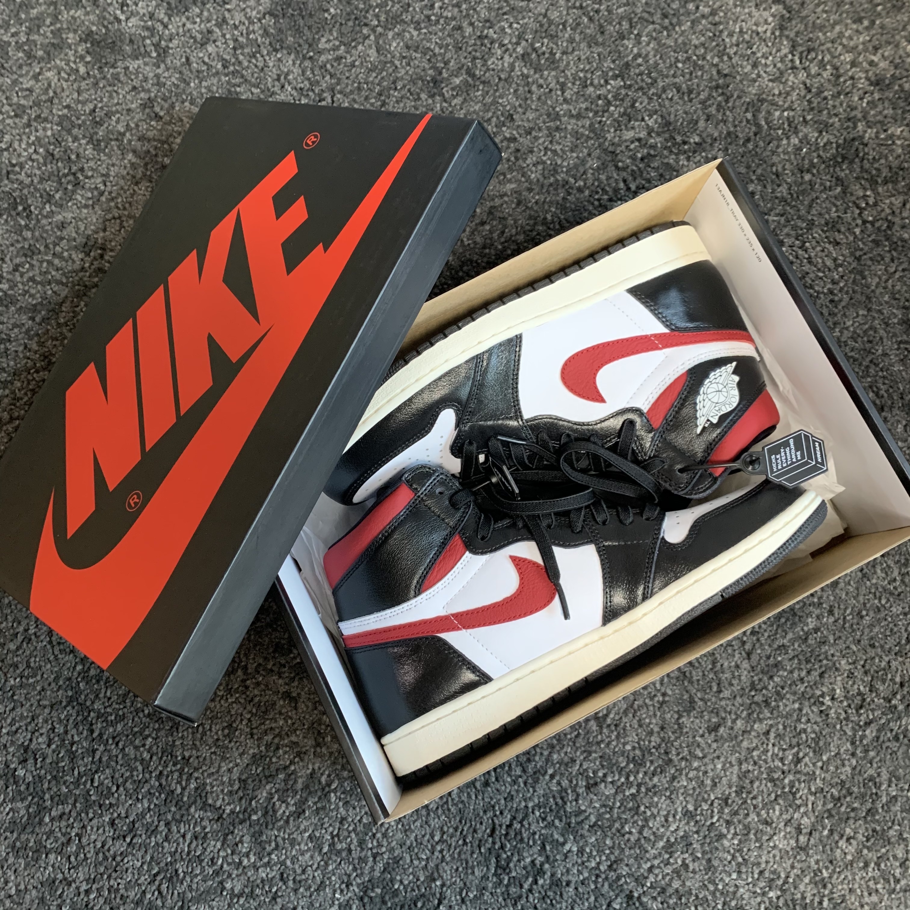 Jordan 1 Retro High OG Gym Red 착용 스타일 - 4