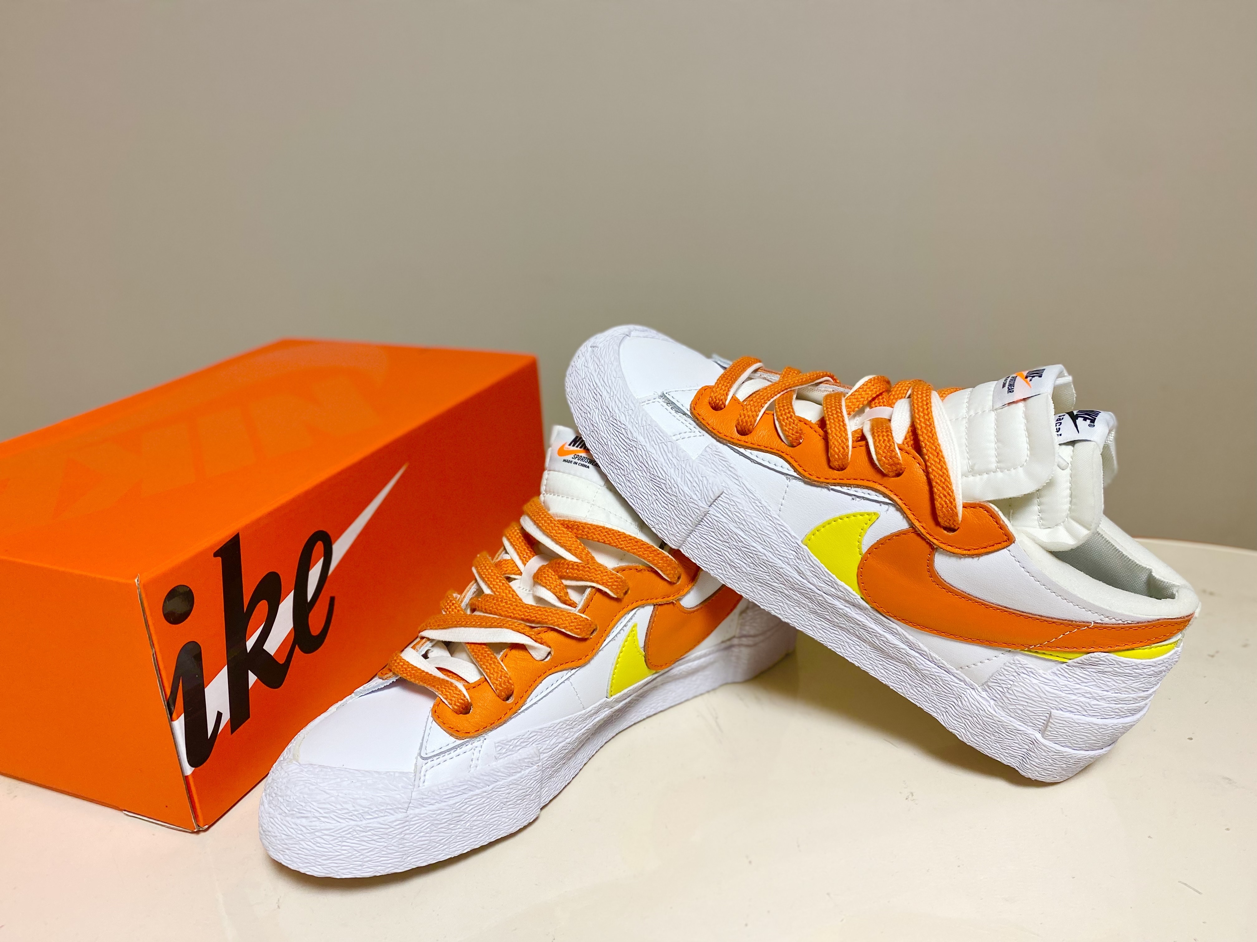 Nike x Sacai Blazer Low Magma Orange 착용 스타일 - 3