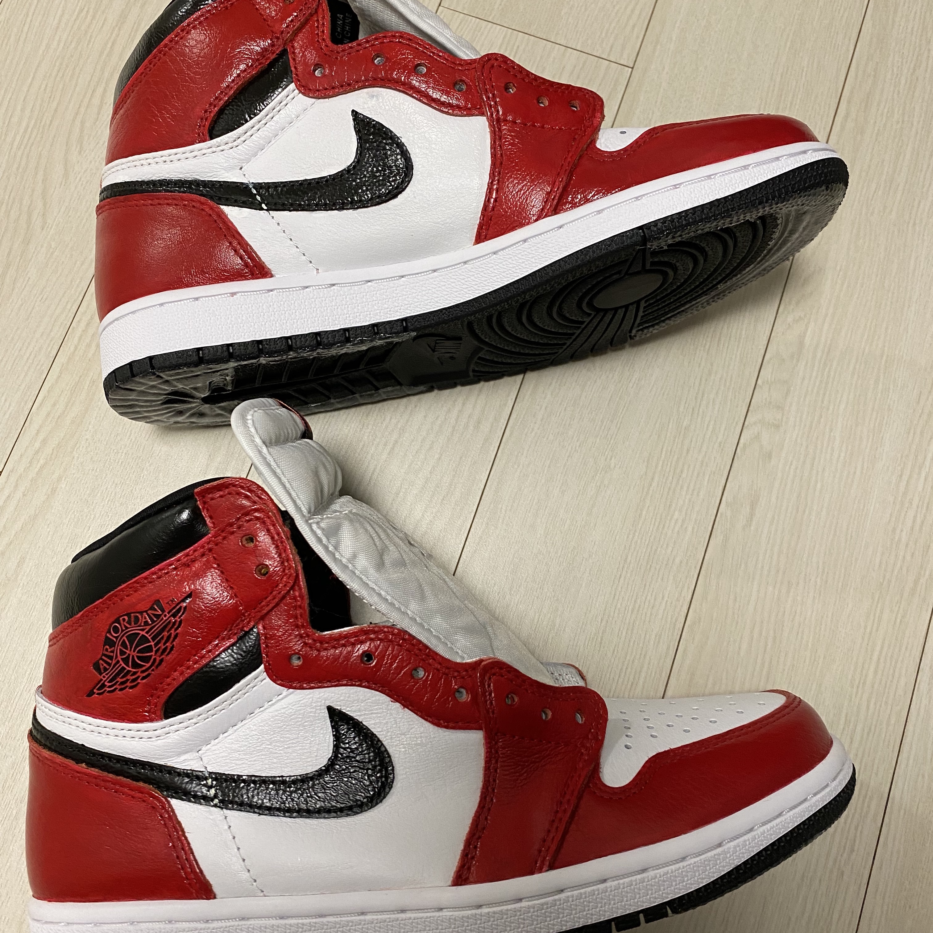 Jordan 1 Retro High OG Light Fusion Red 착용 스타일 - 2