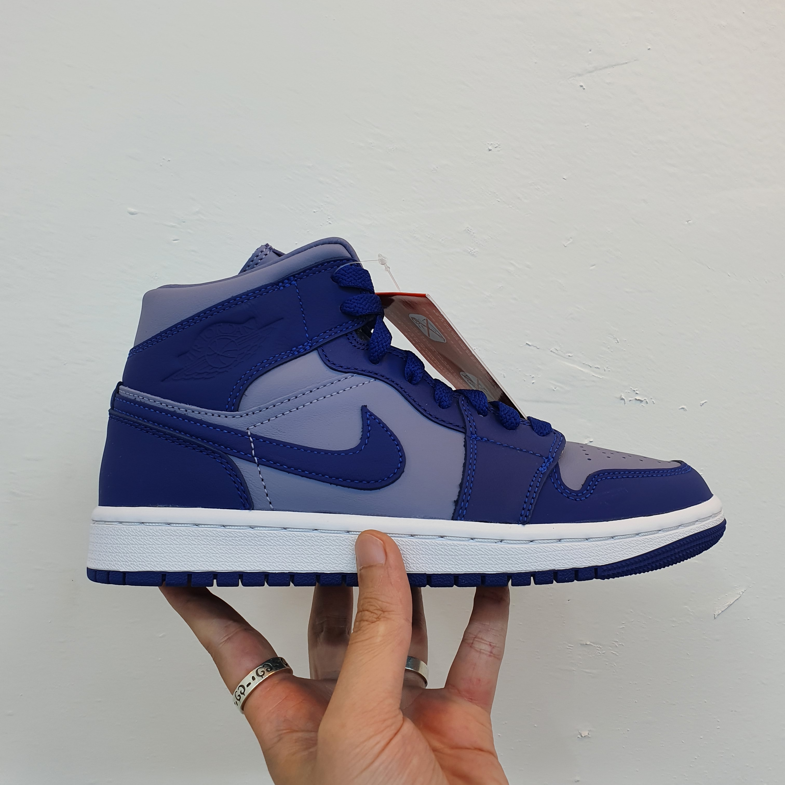 (W) Jordan 1 Mid SE Iron Purple 착용 스타일