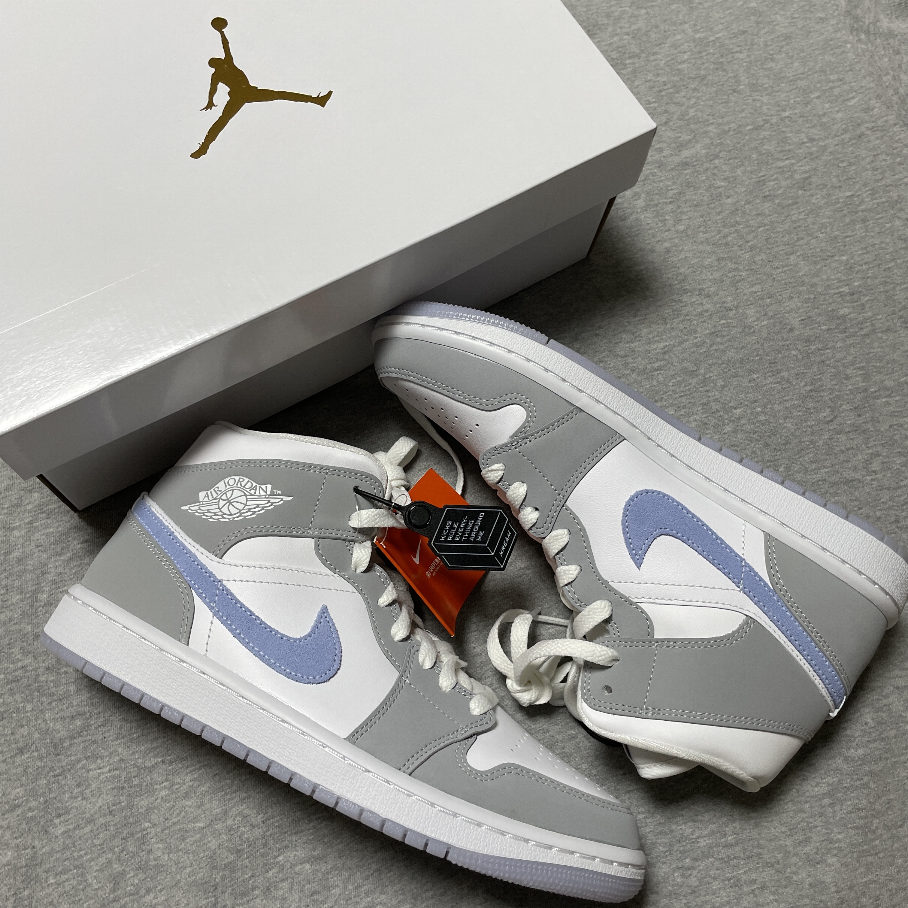 (W) Jordan 1 Mid Wolf Grey 착용 스타일