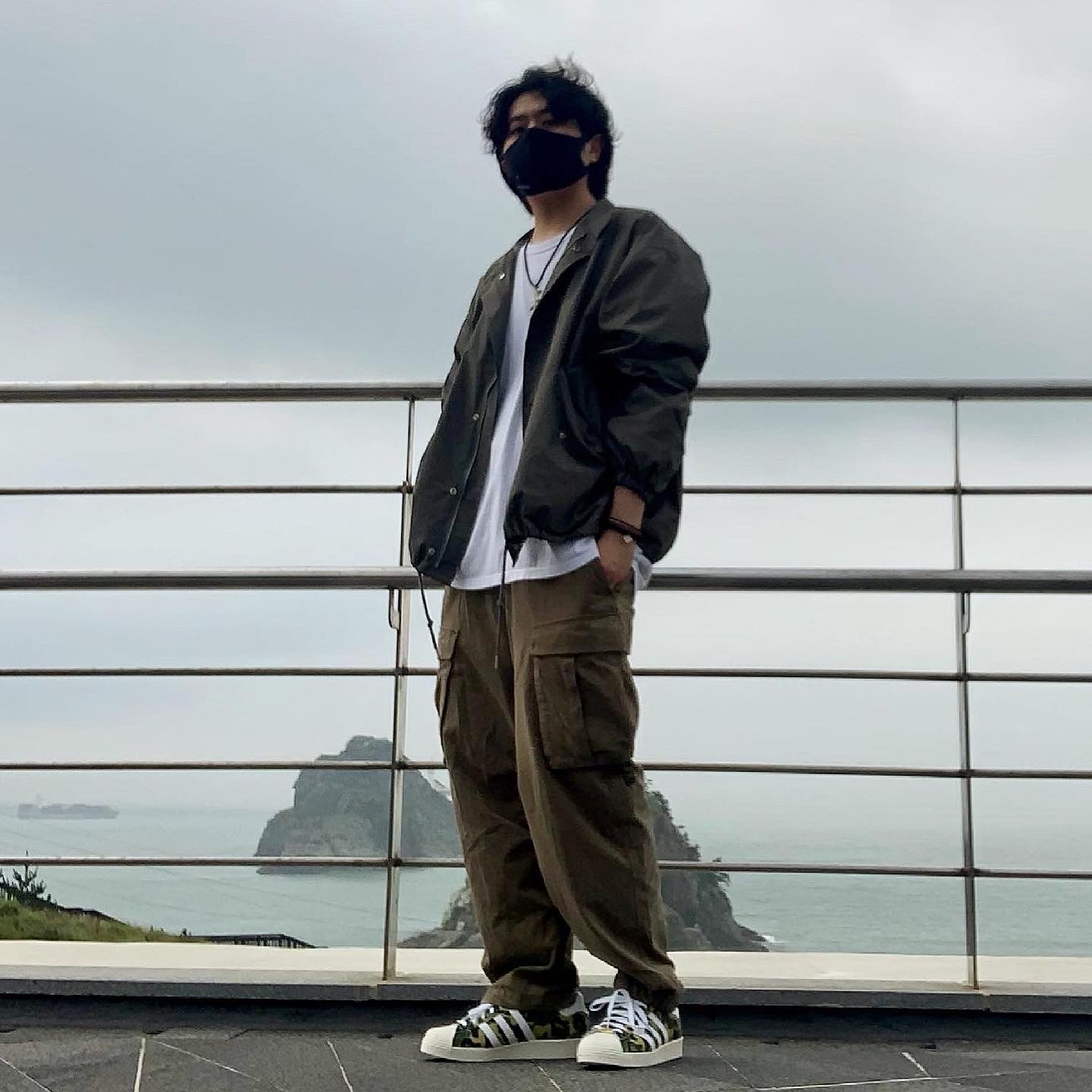 Adidas x BAPE Superstar 80s Green Camo 착용 스타일 - 2