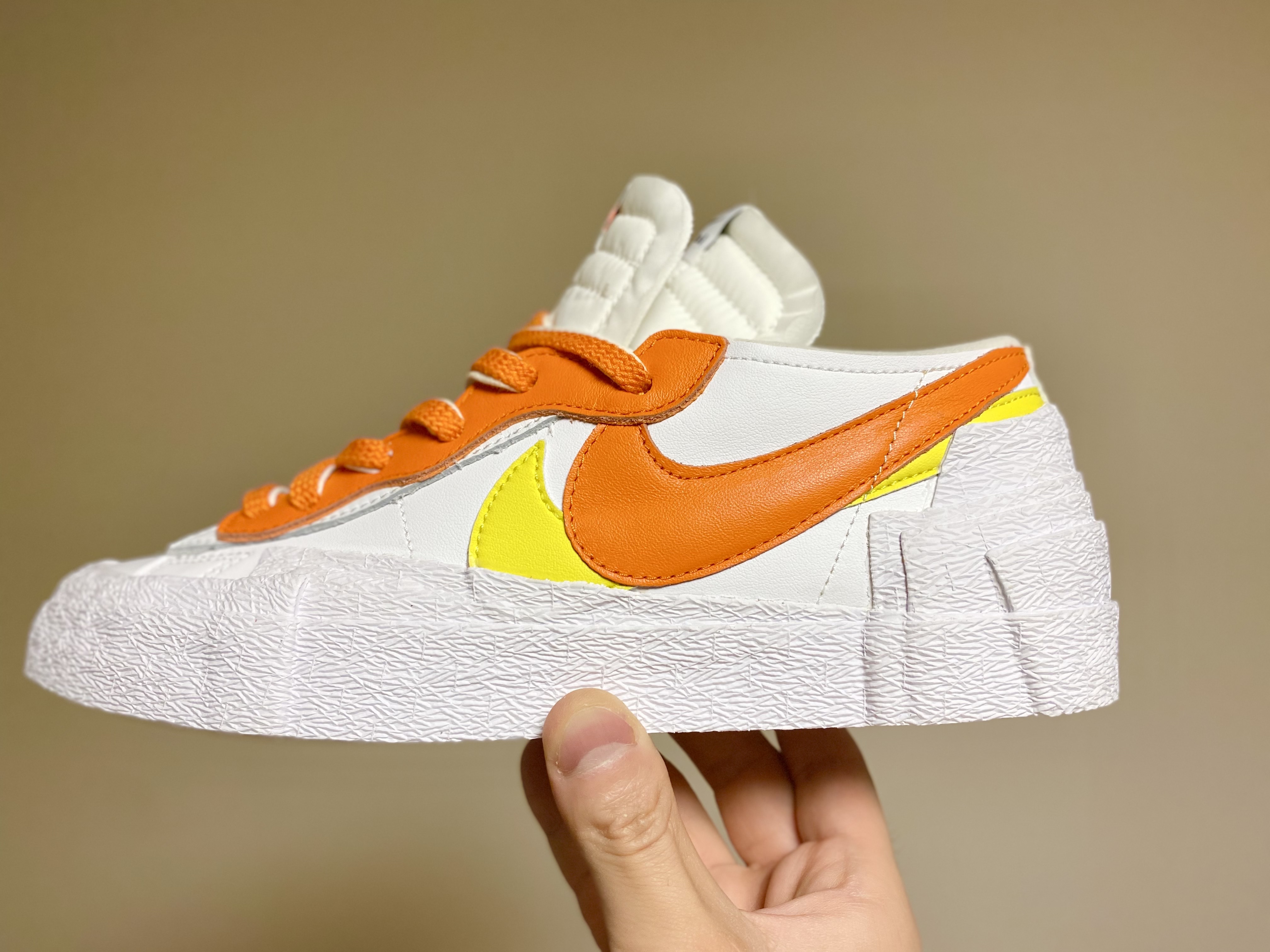 Nike x Sacai Blazer Low Magma Orange 착용 스타일 - 4