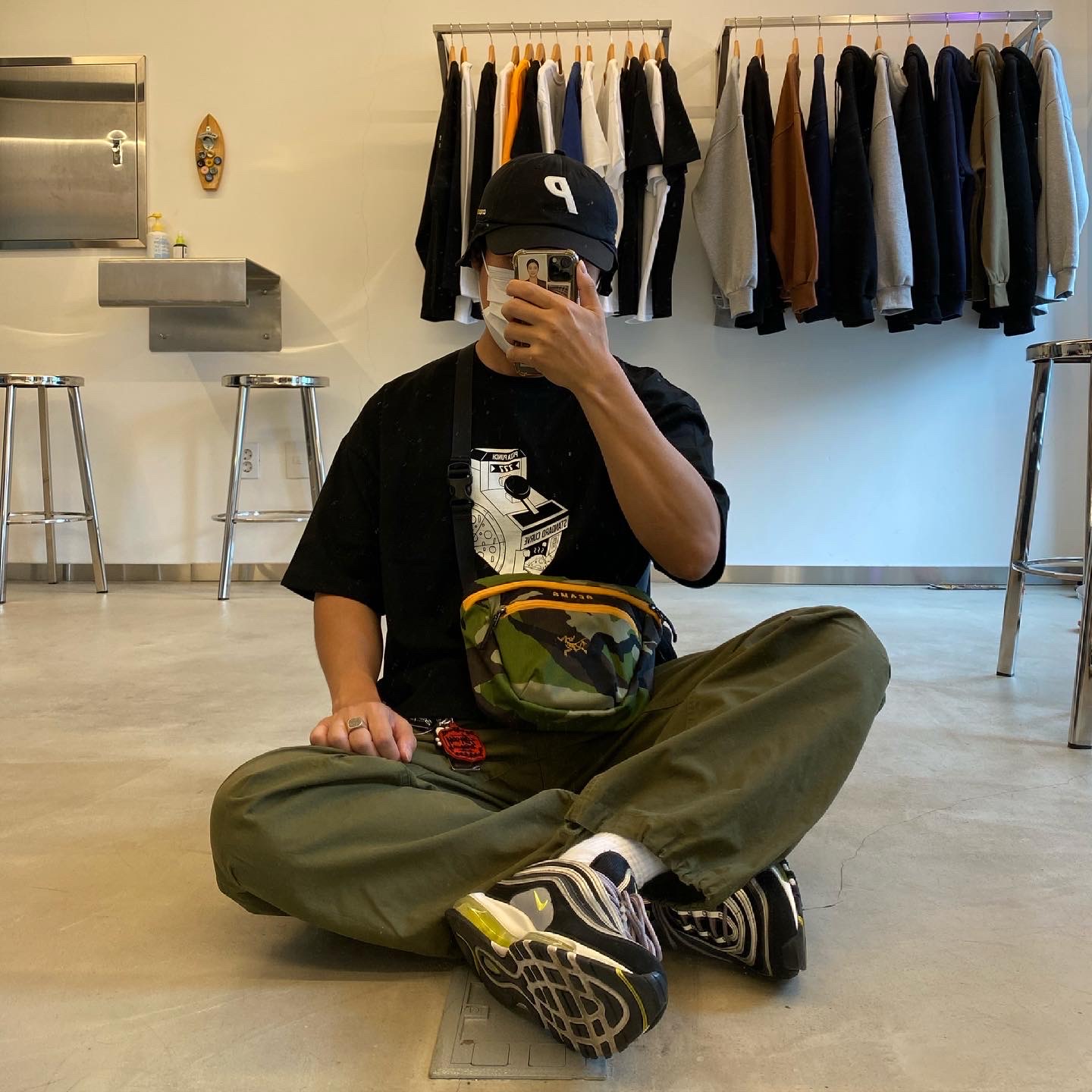Nike Air Max 97 OG Black Volt Asia, Palace Cordura Safari 6-Panel Black - 21SS 착용 스타일 - 2