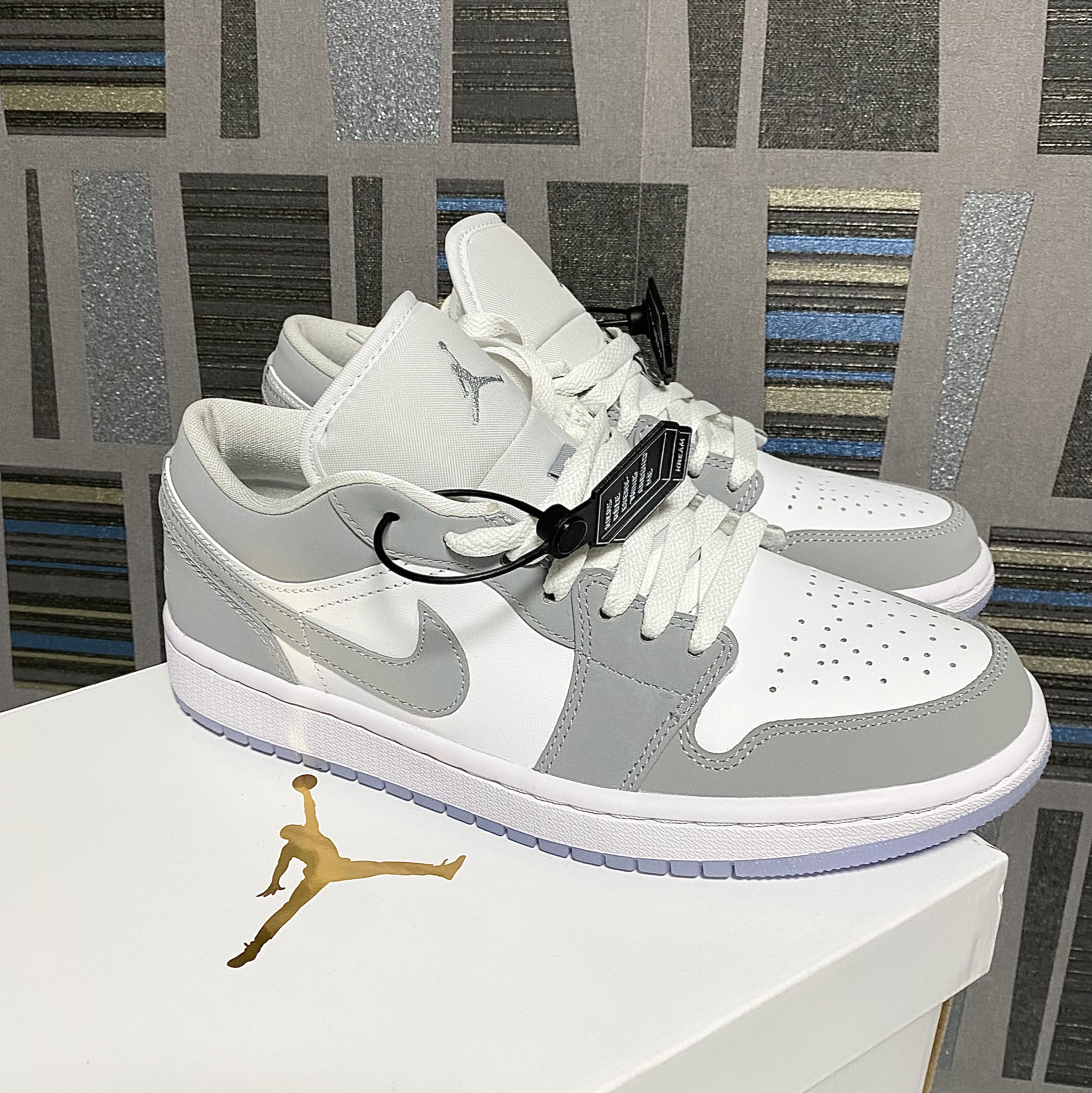 (W) Jordan 1 Low White Wolf Grey 착용 스타일 - 2
