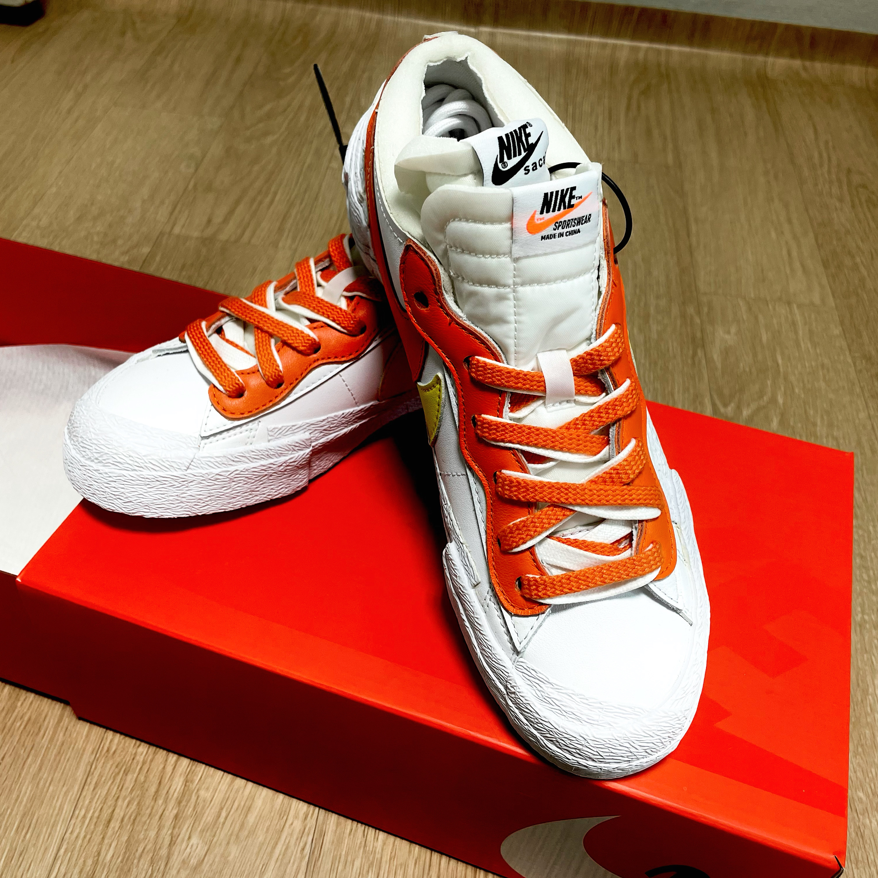 Nike x Sacai Blazer Low Magma Orange 착용 스타일 - 2