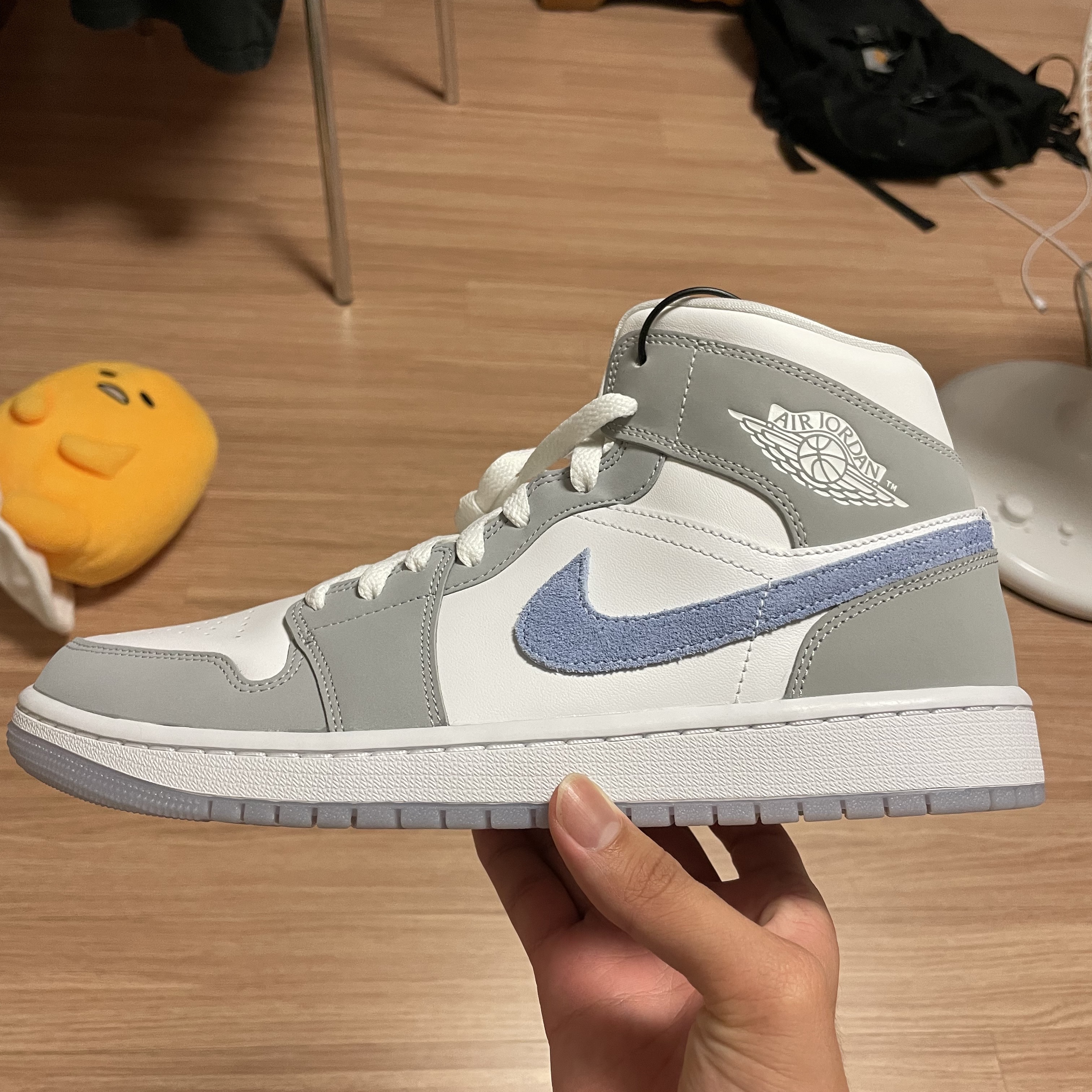 (W) Jordan 1 Mid Wolf Grey 착용 스타일 - 1