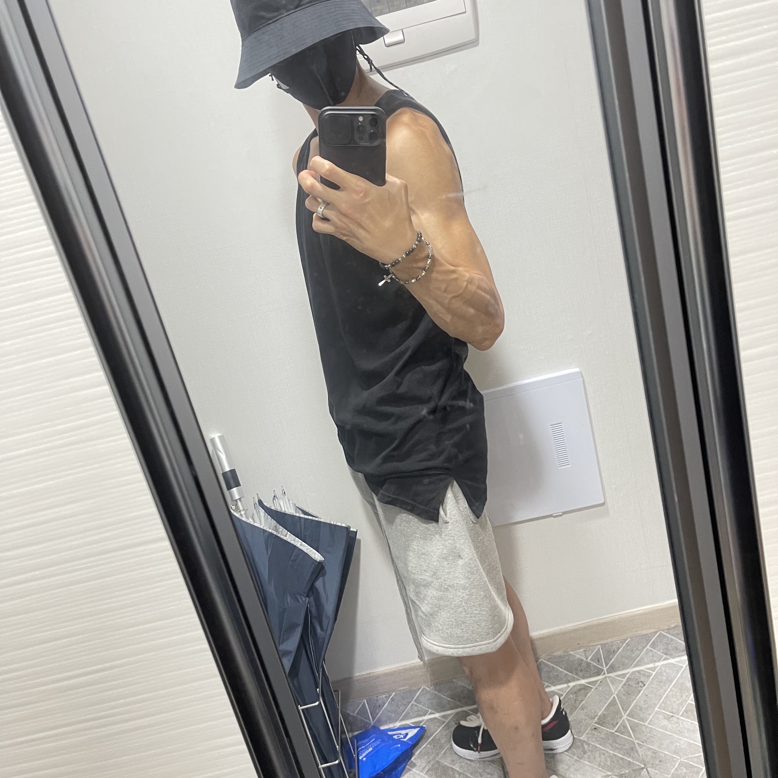 Essentials Sweatshorts Heather Oatmeal - 21SS, Nike x Peaceminusone Air Force 1 Low Para-Noise 착용 스타일 - 2