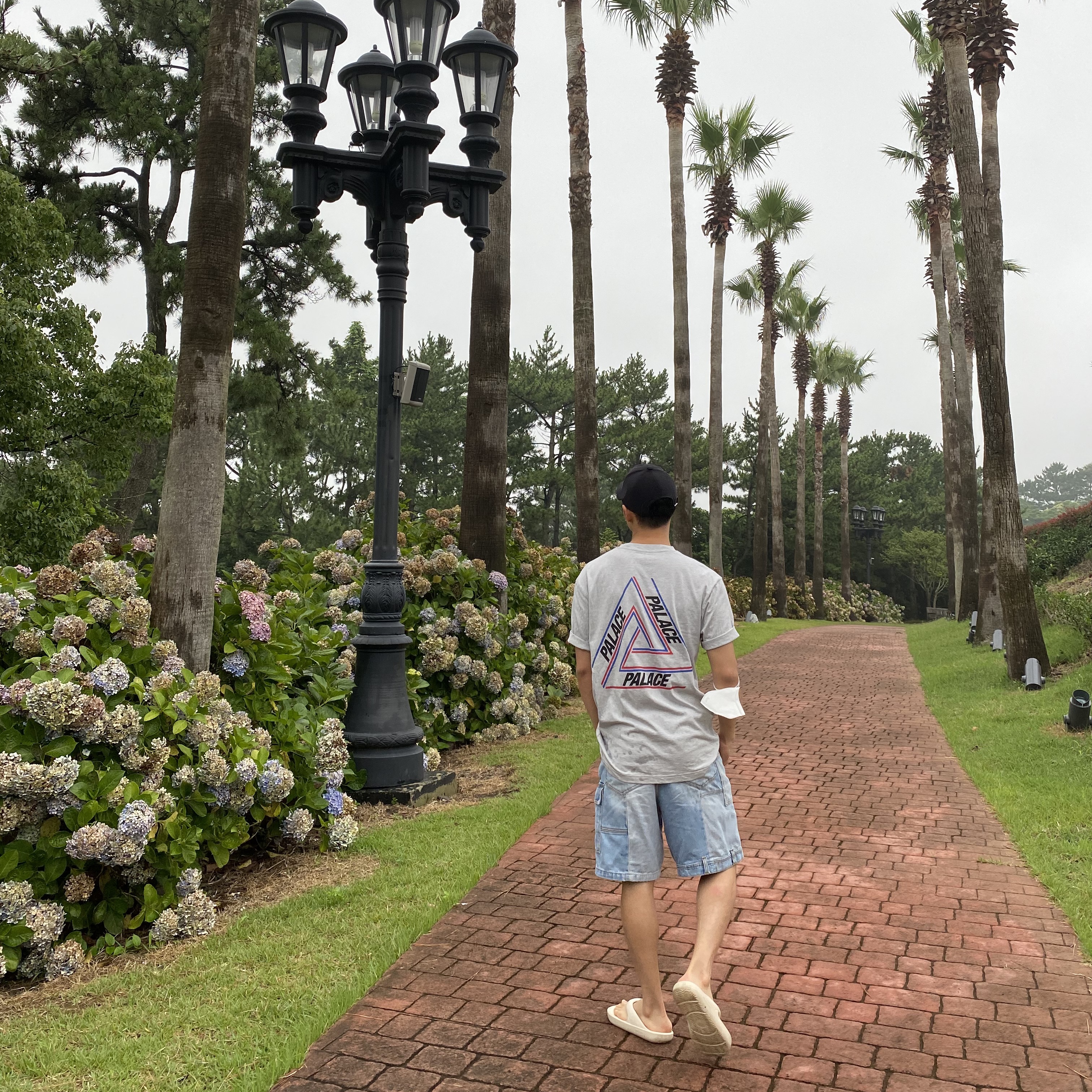Palace Basically A Tri-Ferg T-Shirt Grey Marl - 21SS 착용 스타일