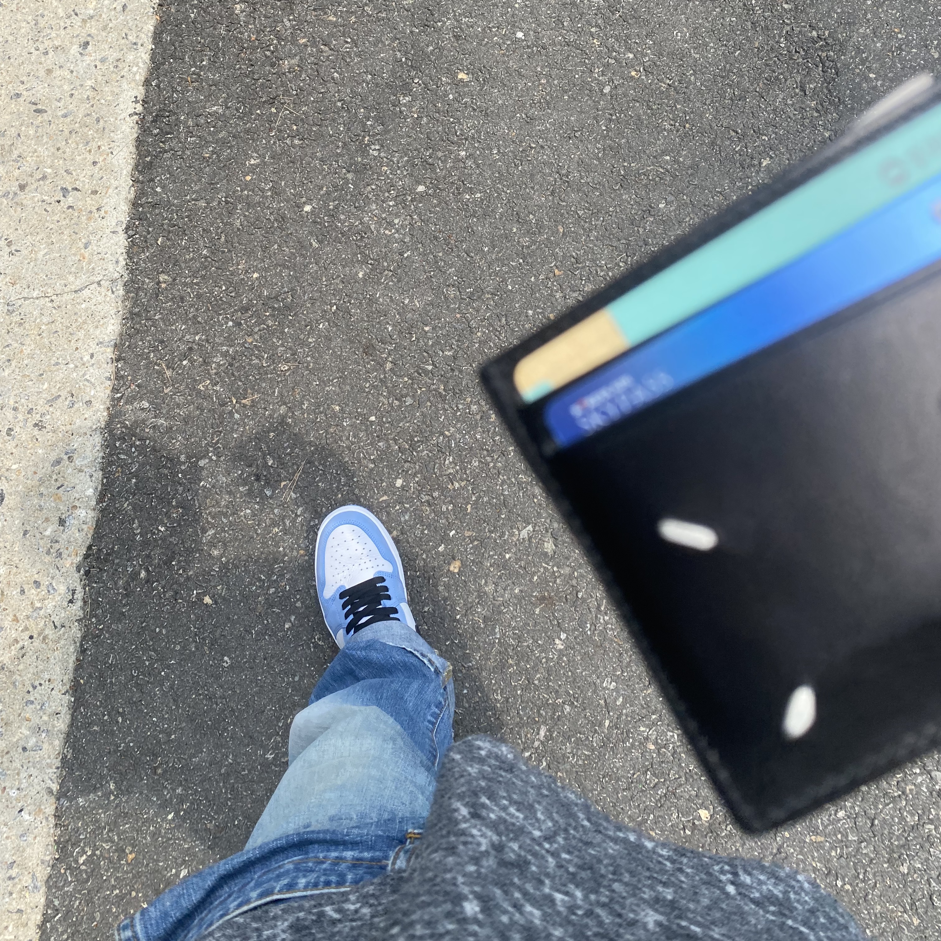 Jordan 1 Retro High OG University Blue 착용 스타일
