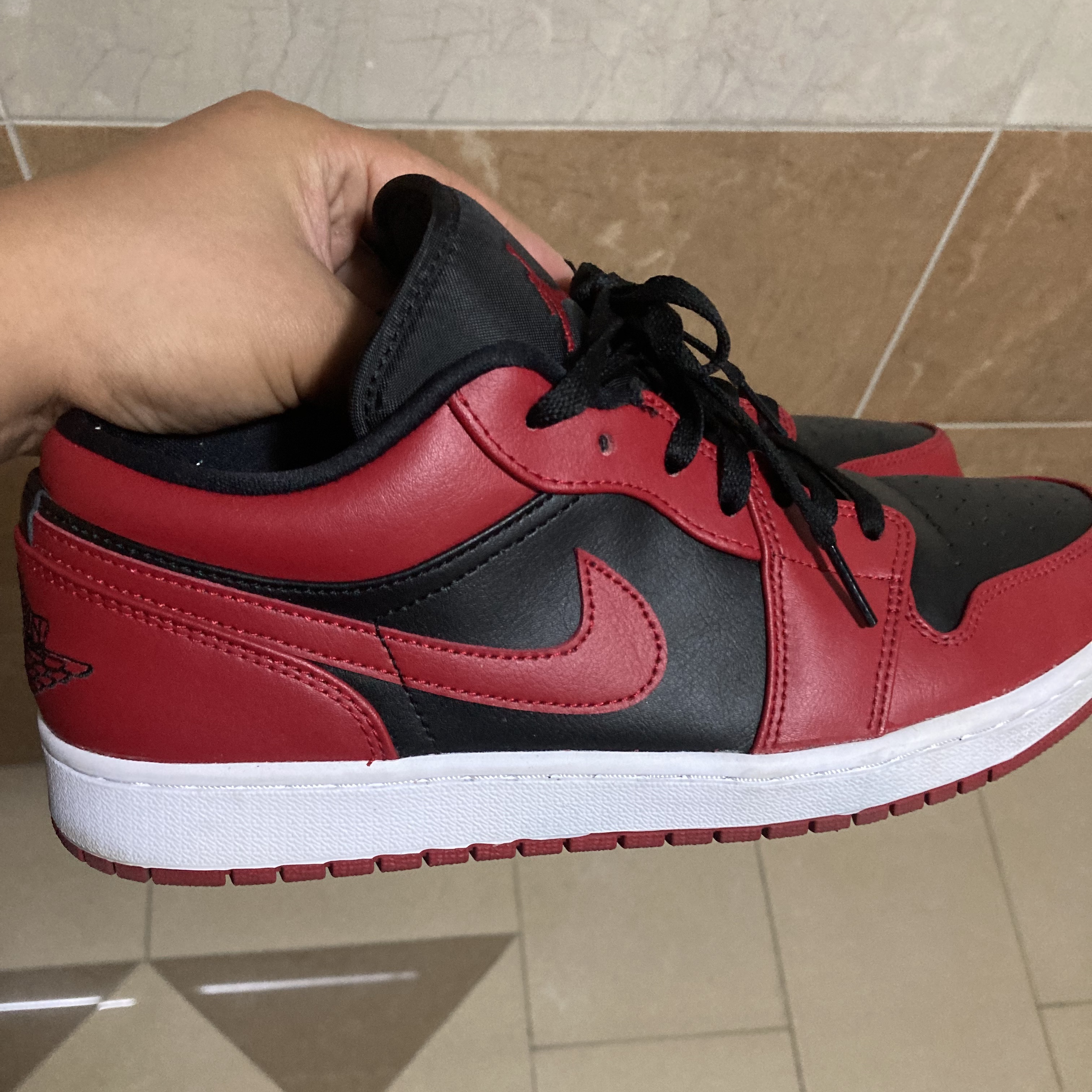 Jordan 1 Low Varsity Red 착용 스타일